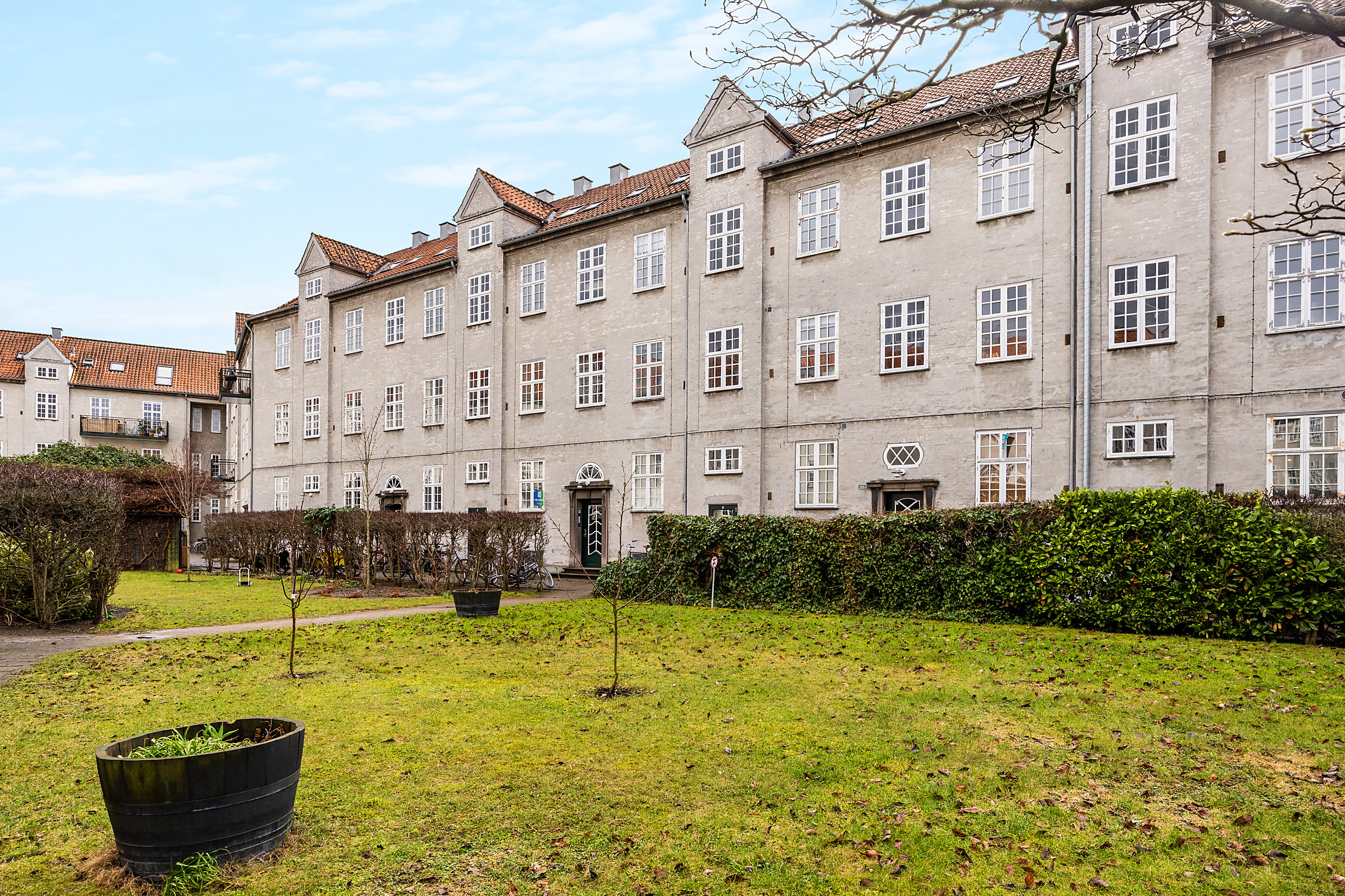 Fremhævet andet billede i fuldskærmstilstand. Billede af Borups Allé 235D, st.. tv., 2400 København NV