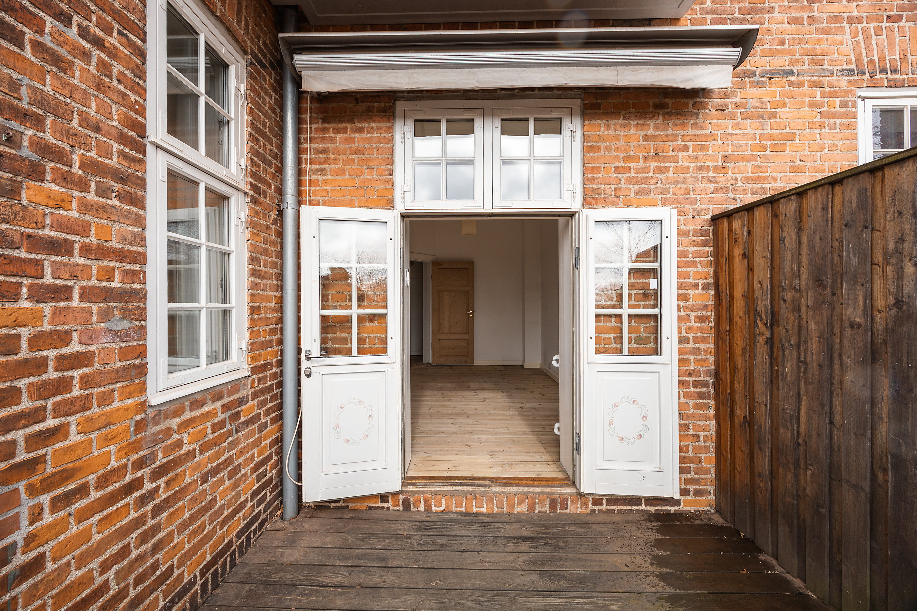 Fremhævet andet billede i fuldskærmstilstand. Billede af Borups Allé 235D, st.. tv., 2400 København NV
