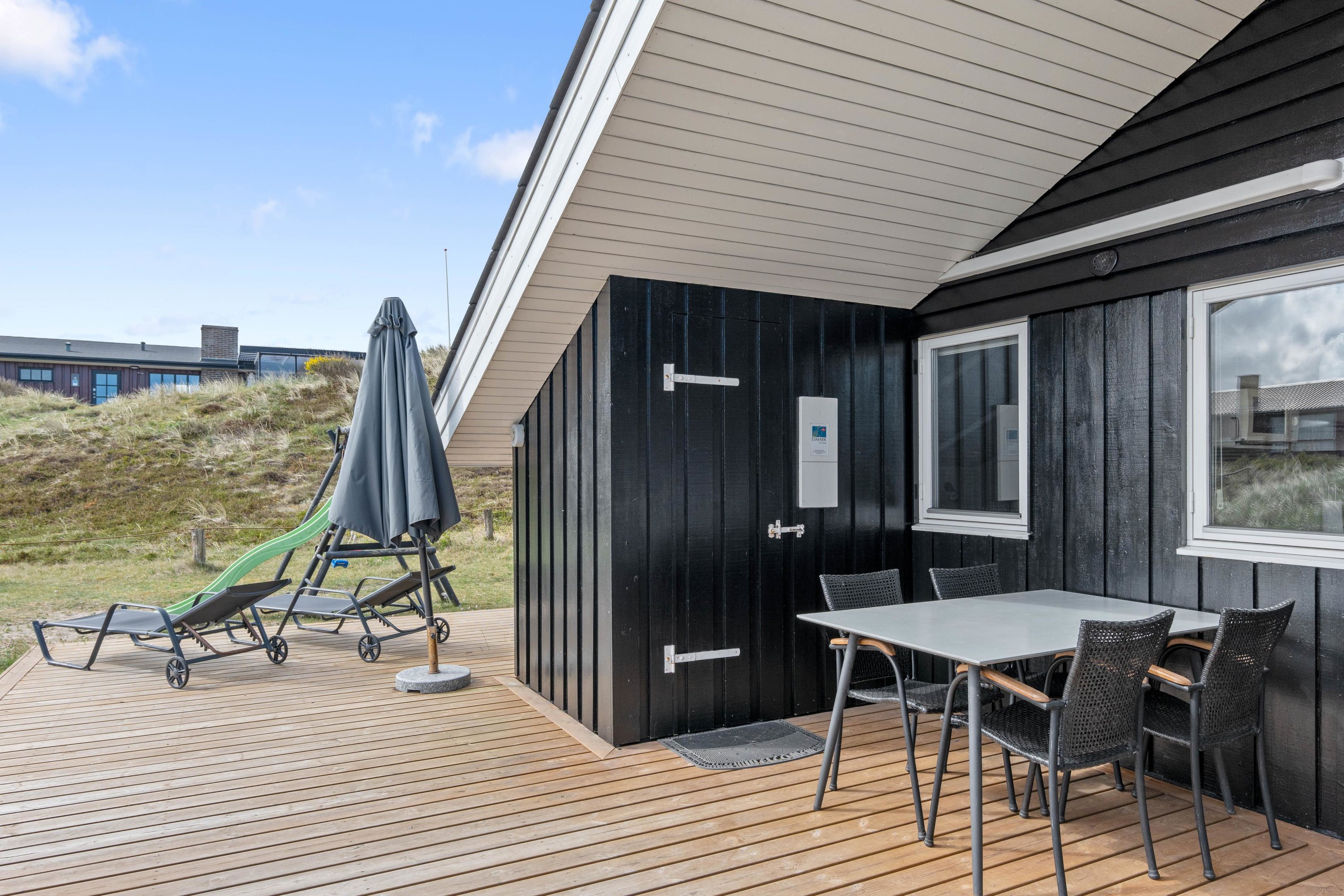 Fremhævet  billede i fuldskærmstilstand. Billede af Rauhesvej 55, Bjerregaard, 6960 Hvide Sande