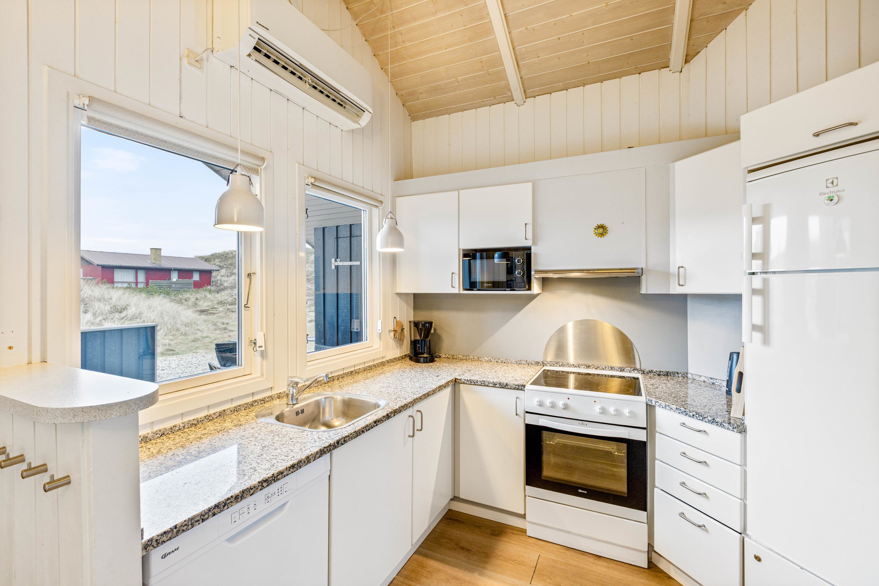 Fremhævet  billede i fuldskærmstilstand. Billede af Rauhesvej 55, Bjerregaard, 6960 Hvide Sande