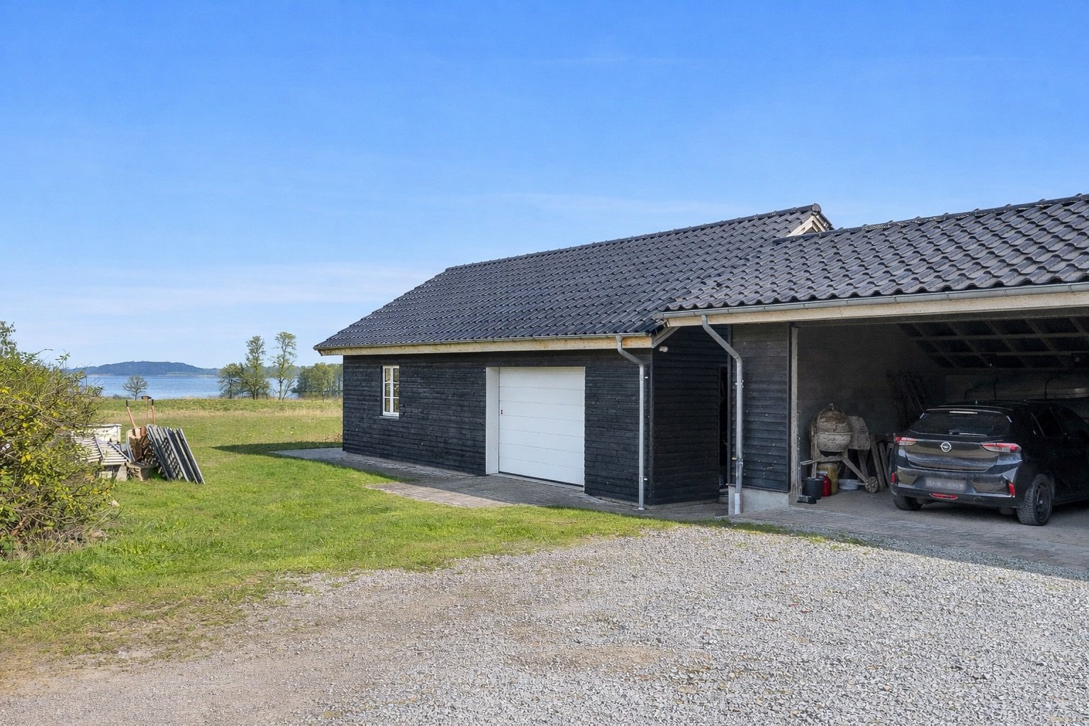 Fremhævet indkørsel  billede i fuldskærmstilstand. Billede af Søbovej 6, Korinth, 5600 Faaborg