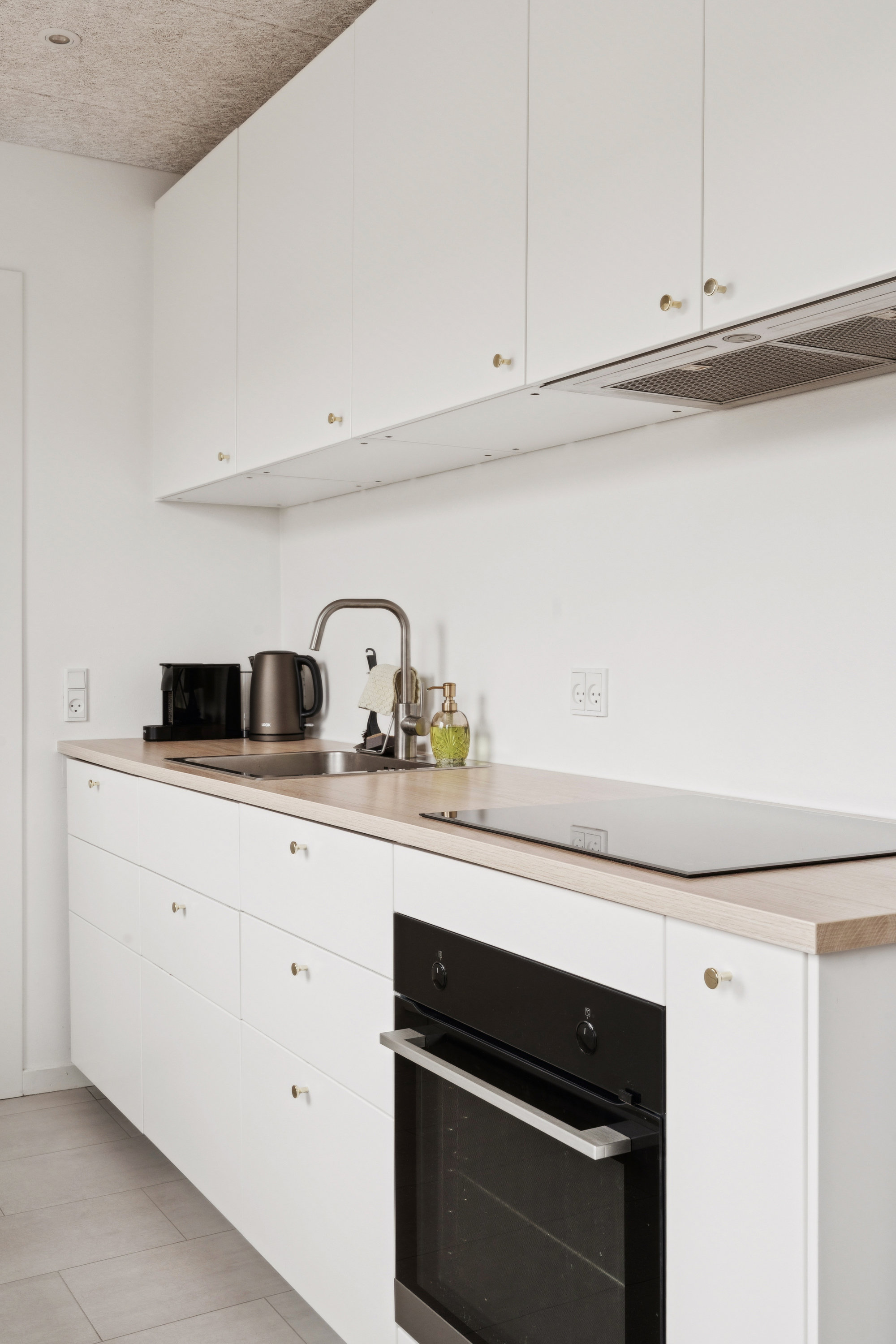 Fremhævet køkken billede i fuldskærmstilstand. Billede af Blomstermarken 109, 1. tv., 9000 Aalborg