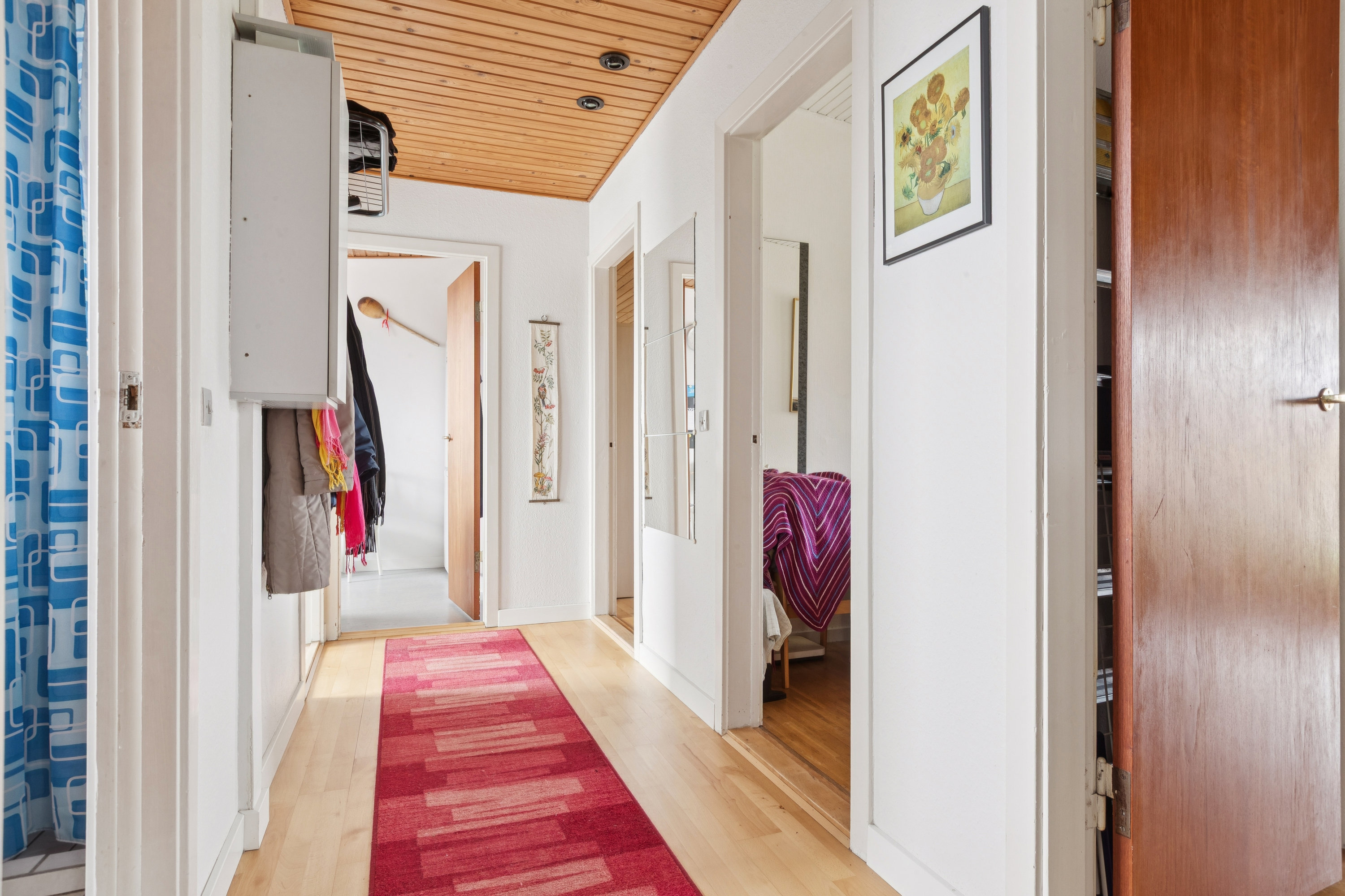 Fremhævet gang billede i fuldskærmstilstand. Billede af Strandskolevej 172, 2660 Brøndby Strand