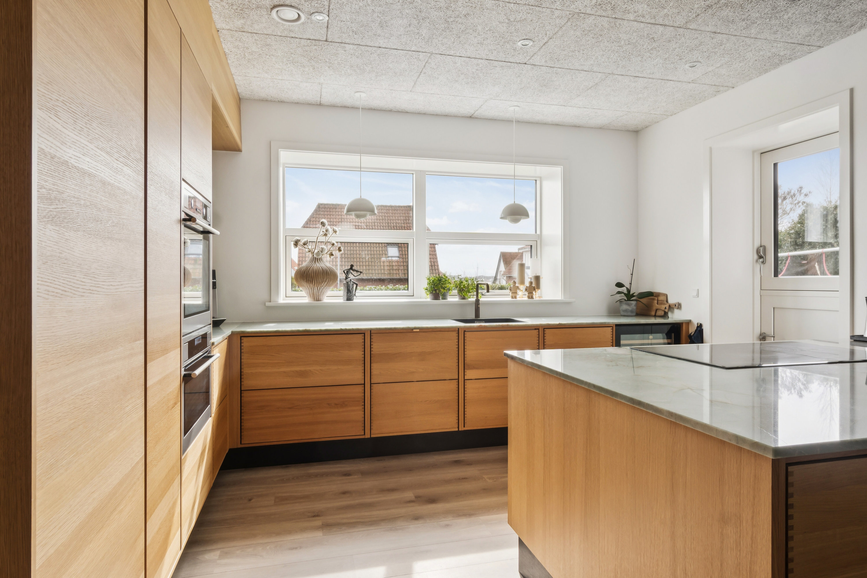 Fremhævet køkken billede i fuldskærmstilstand. Billede af Lundevej 28, 4400 Kalundborg