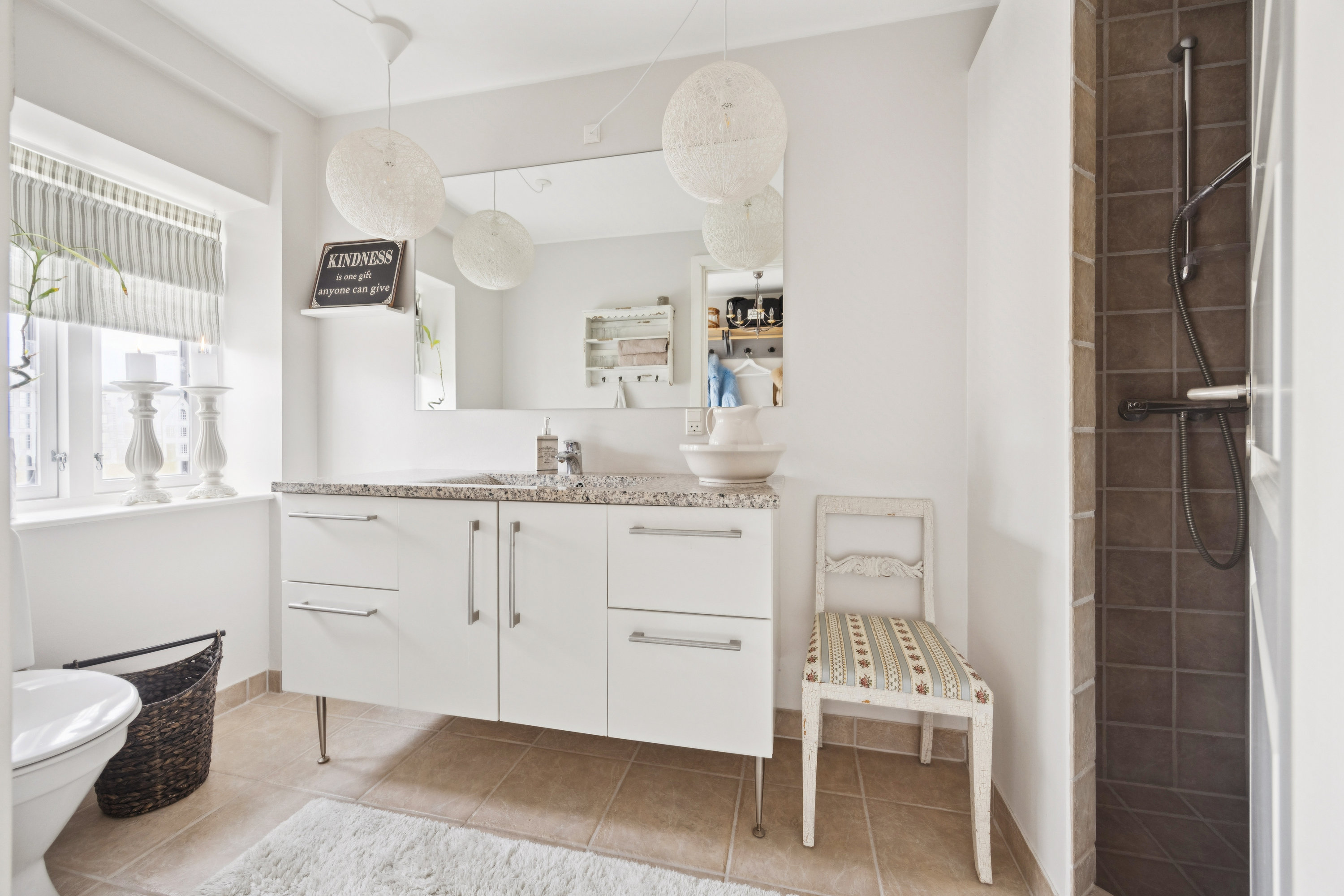 Fremhævet badeværelse billede i fuldskærmstilstand. Billede af Nøvlingvej 124B, Nøvling, 9260 Gistrup