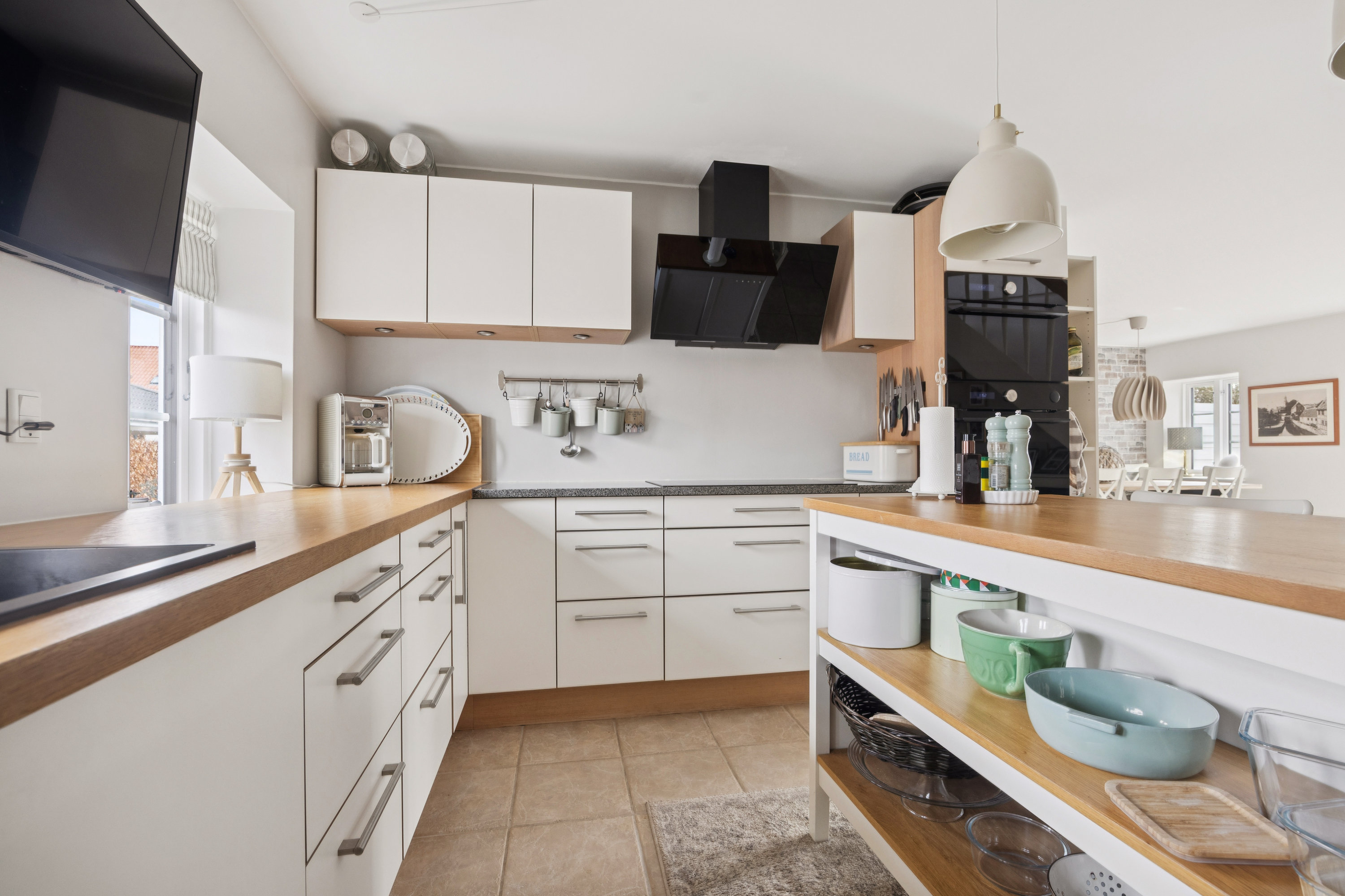 Fremhævet køkken billede i fuldskærmstilstand. Billede af Nøvlingvej 124B, Nøvling, 9260 Gistrup