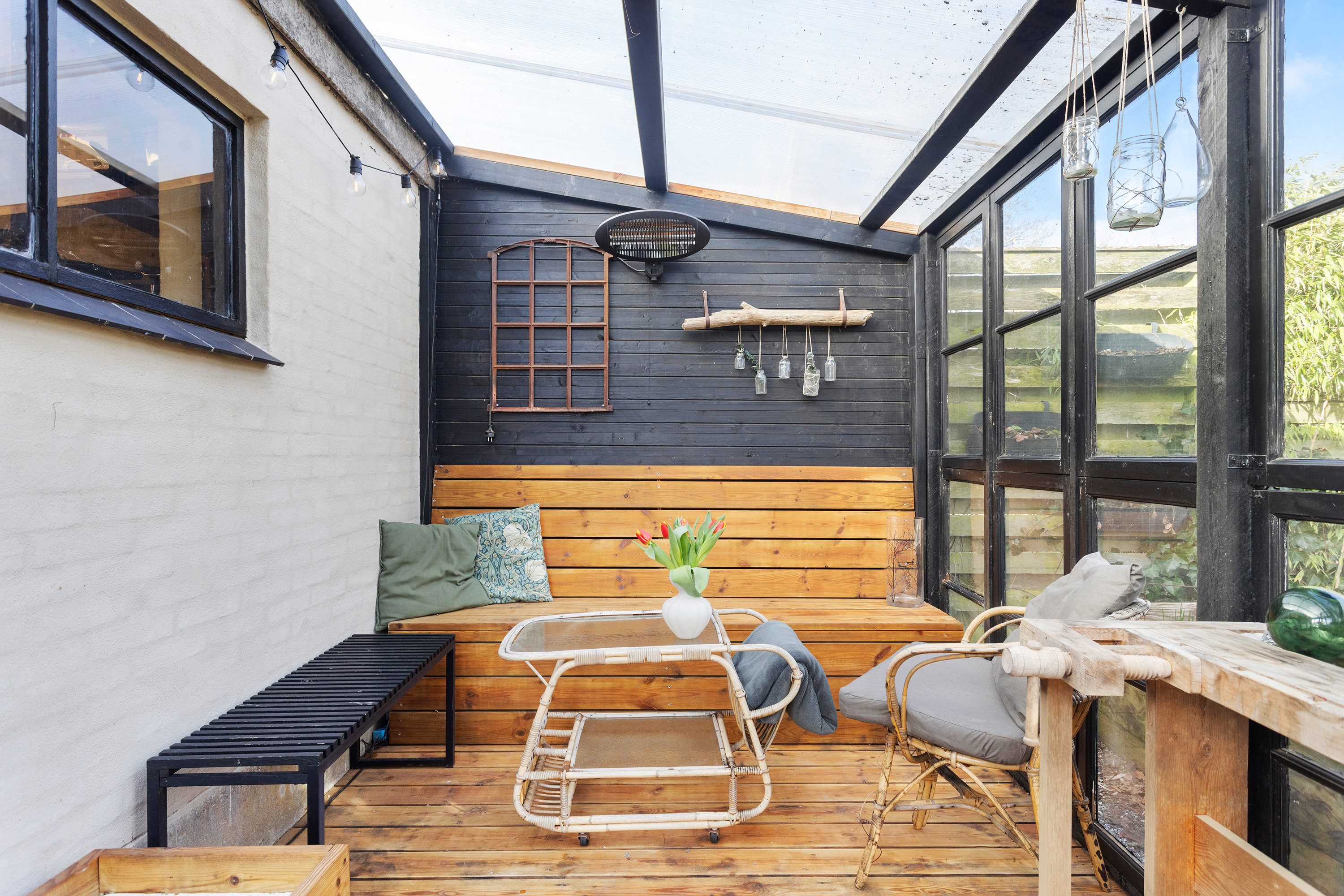 Fremhævet overdækket terrasse billede i fuldskærmstilstand. Billede af Gyvelvej 16, Serritslev, 9700 Brønderslev
