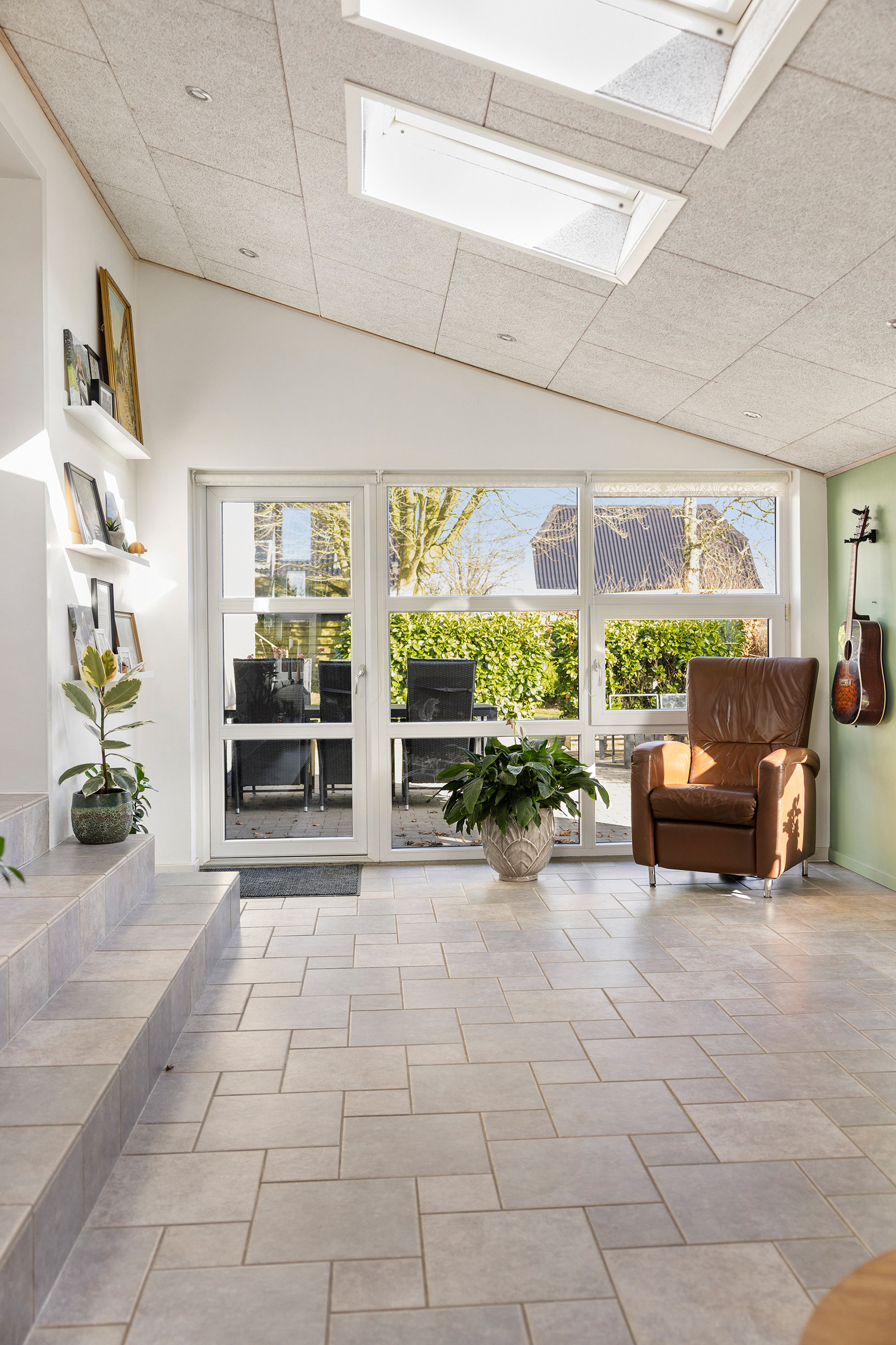 Fremhævet stue billede i fuldskærmstilstand. Billede af Gyvelvej 16, Serritslev, 9700 Brønderslev