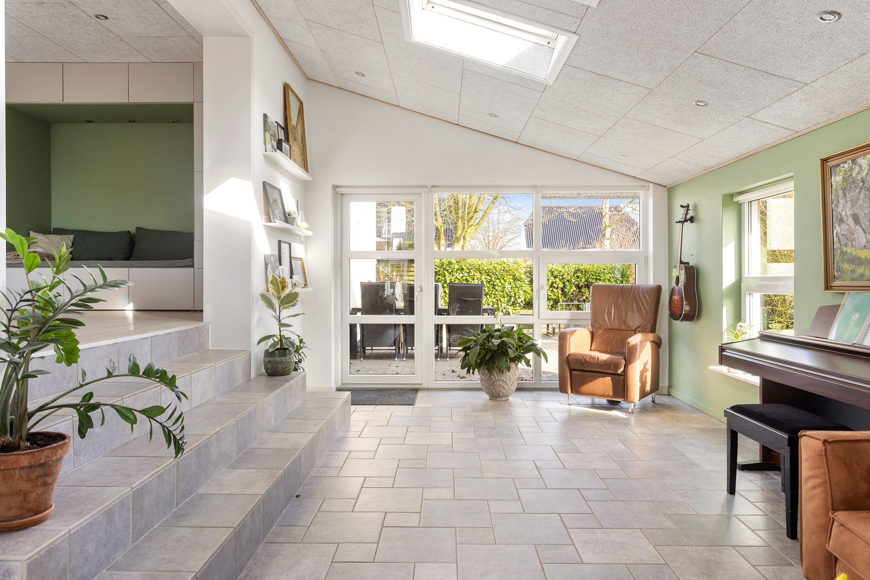 Fremhævet stue billede i fuldskærmstilstand. Billede af Gyvelvej 16, Serritslev, 9700 Brønderslev