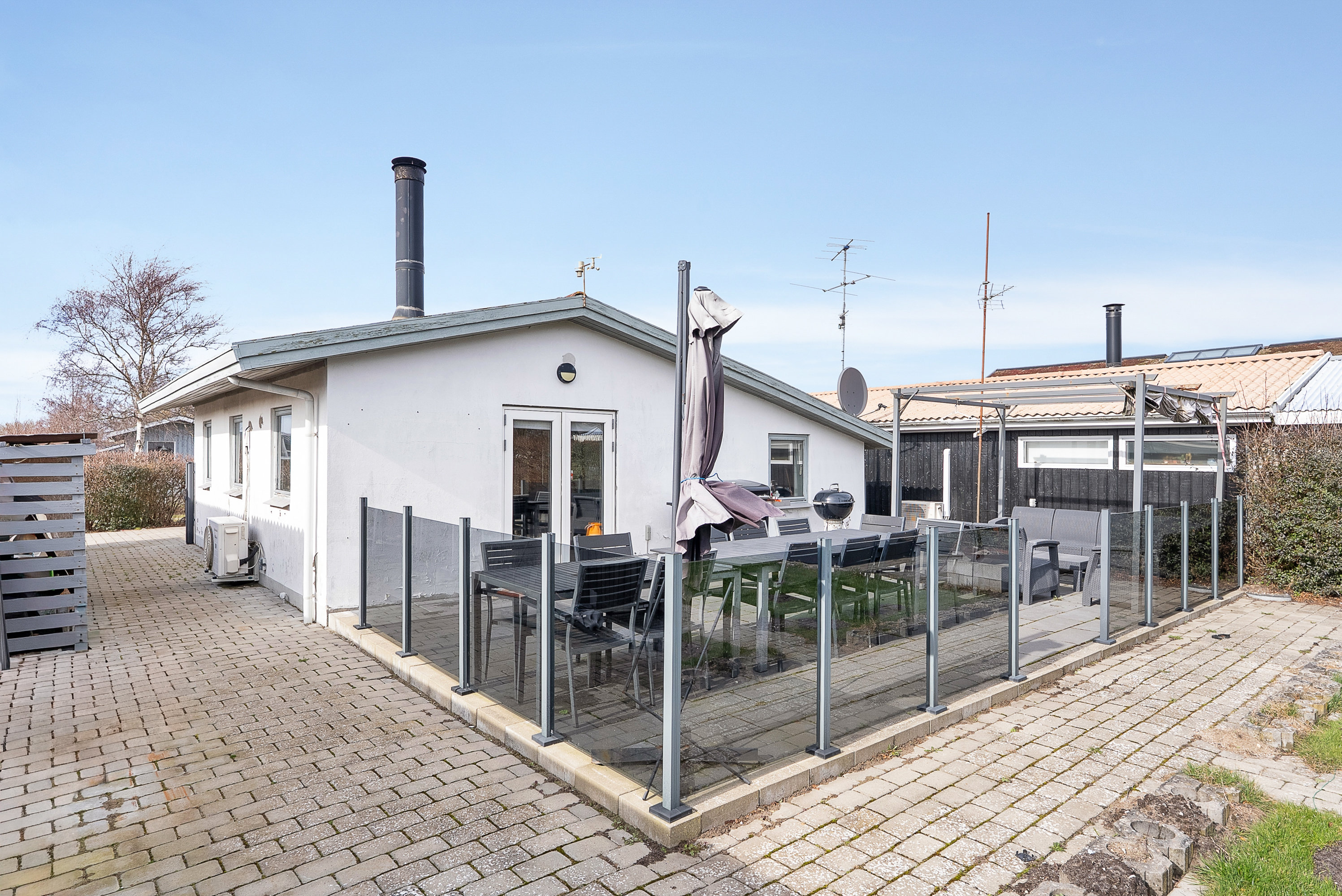 Fremhævet terrasse billede i fuldskærmstilstand. Billede af Strandbyvej 29, Jørgensø Strand, 5450 Otterup