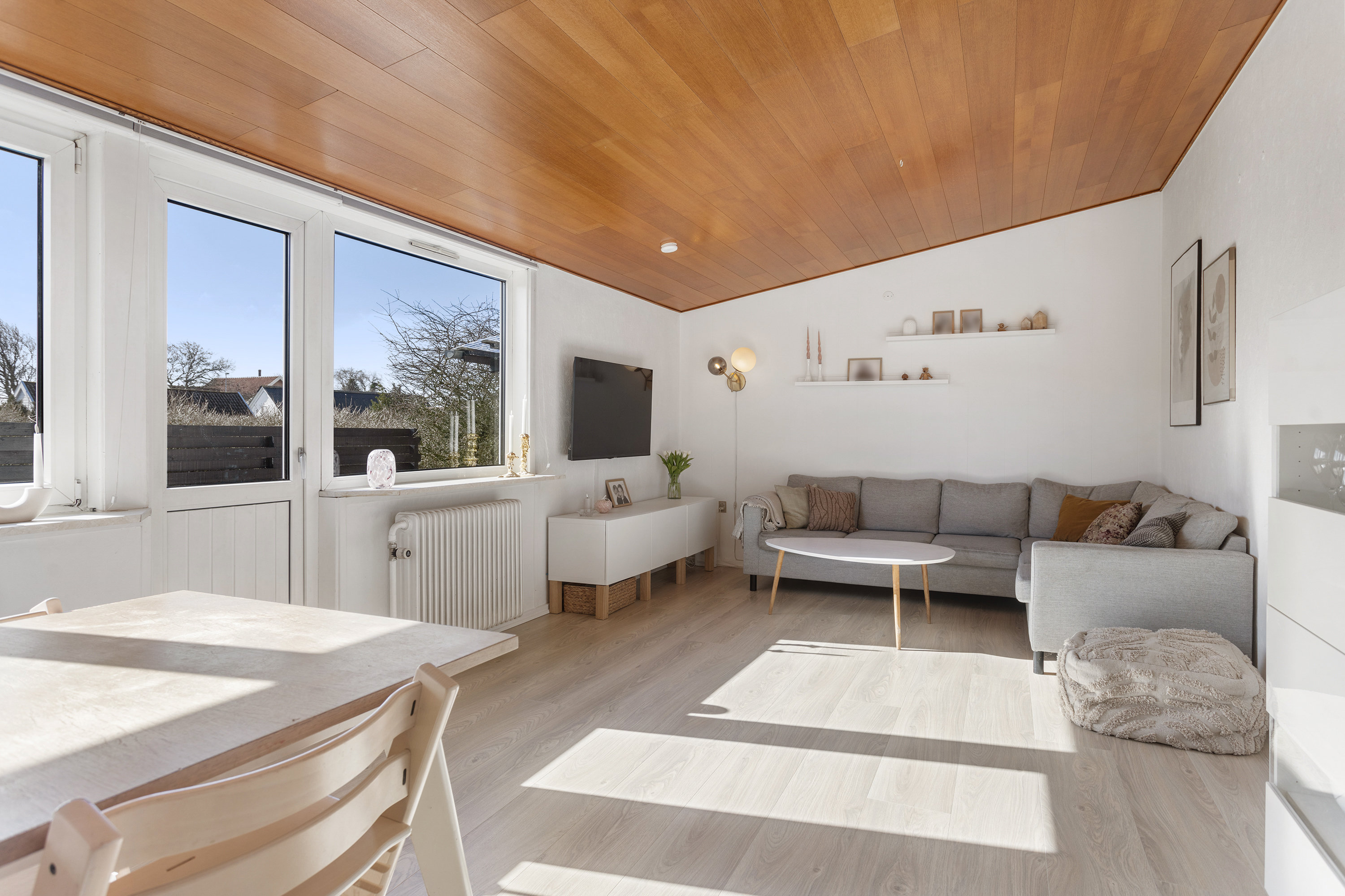 Fremhævet stue billede i fuldskærmstilstand. Billede af Kålundsvej 5, 9700 Brønderslev