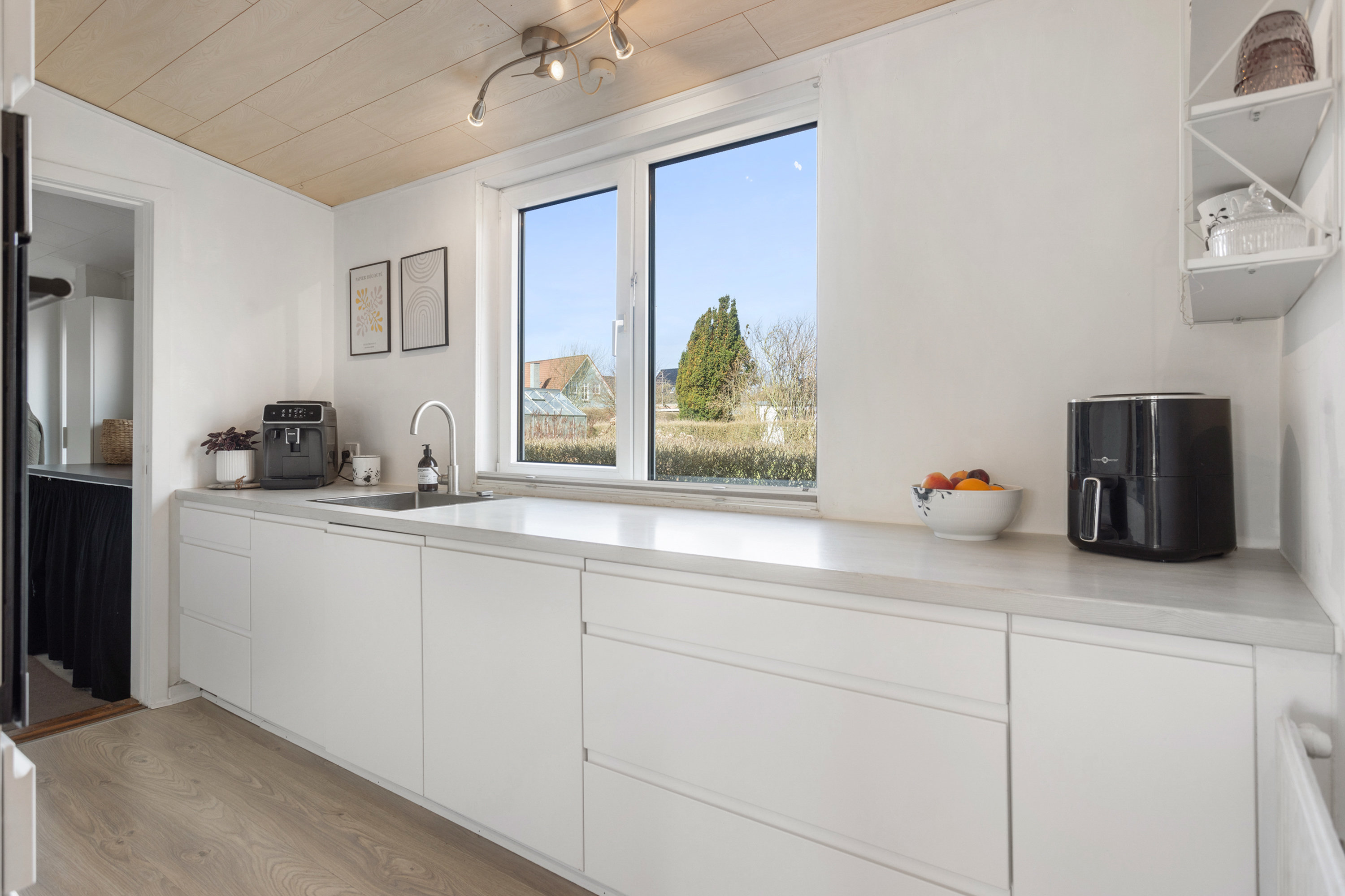 Fremhævet køkken billede i fuldskærmstilstand. Billede af Kålundsvej 5, 9700 Brønderslev