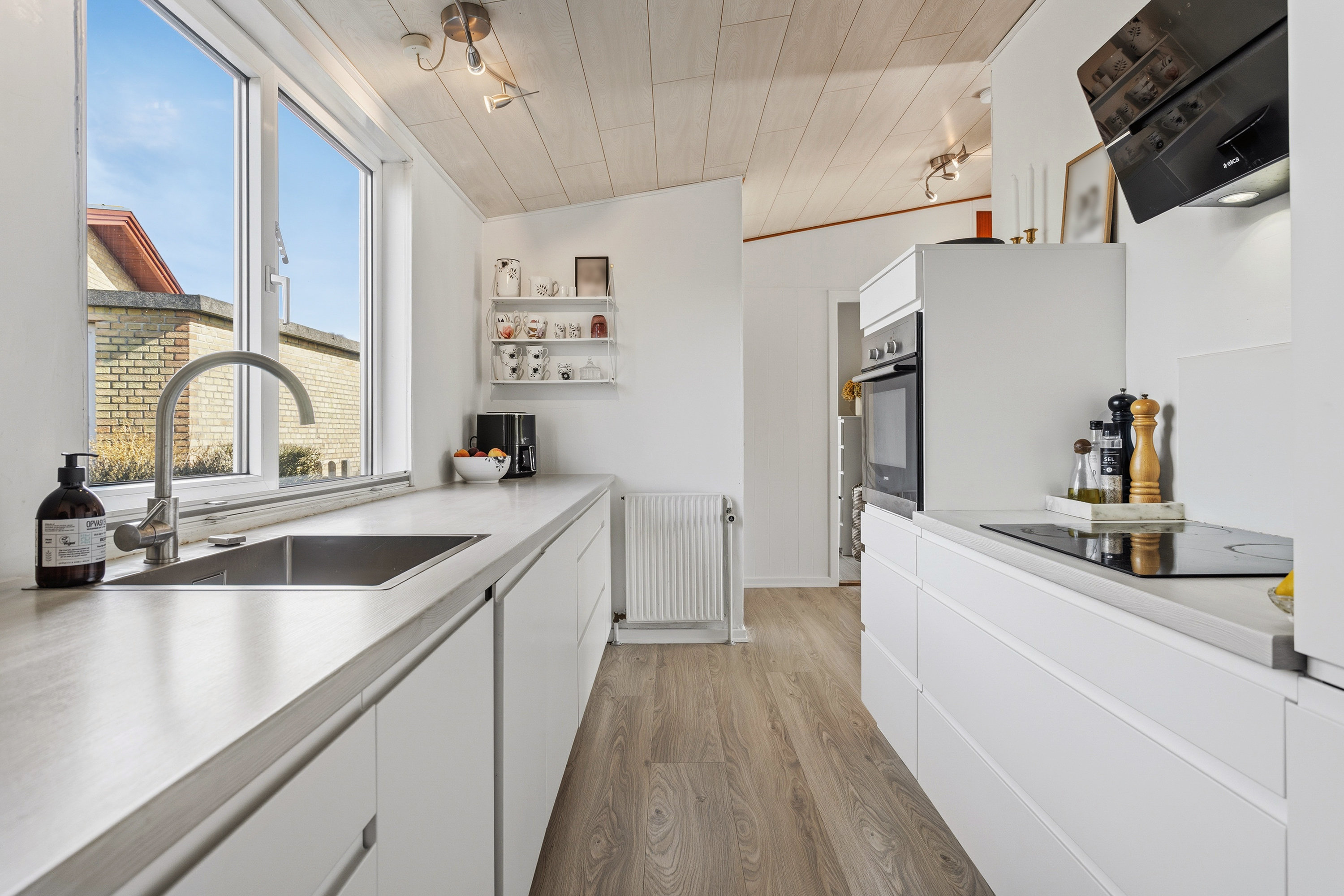 Fremhævet køkken billede i fuldskærmstilstand. Billede af Kålundsvej 5, 9700 Brønderslev