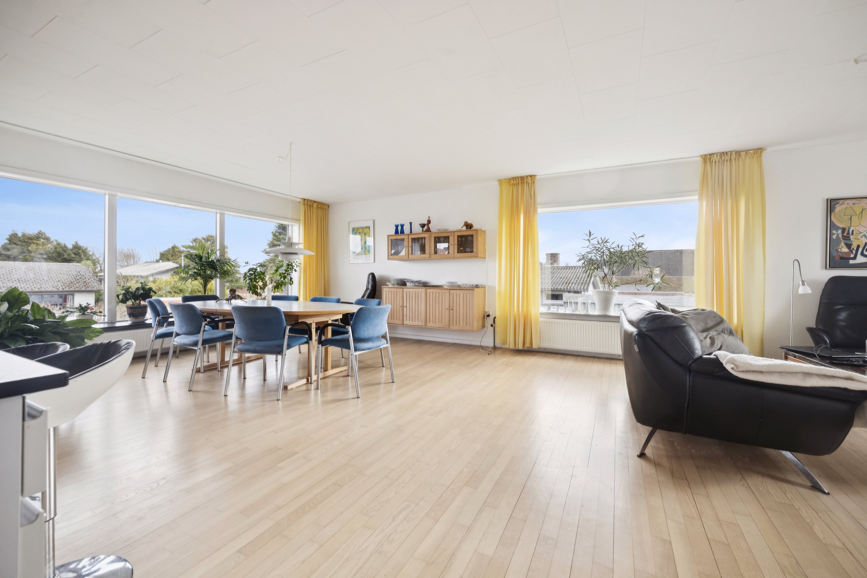 Fremhævet stue billede i fuldskærmstilstand. Billede af Gyvelvej 30, 9400 Nørresundby