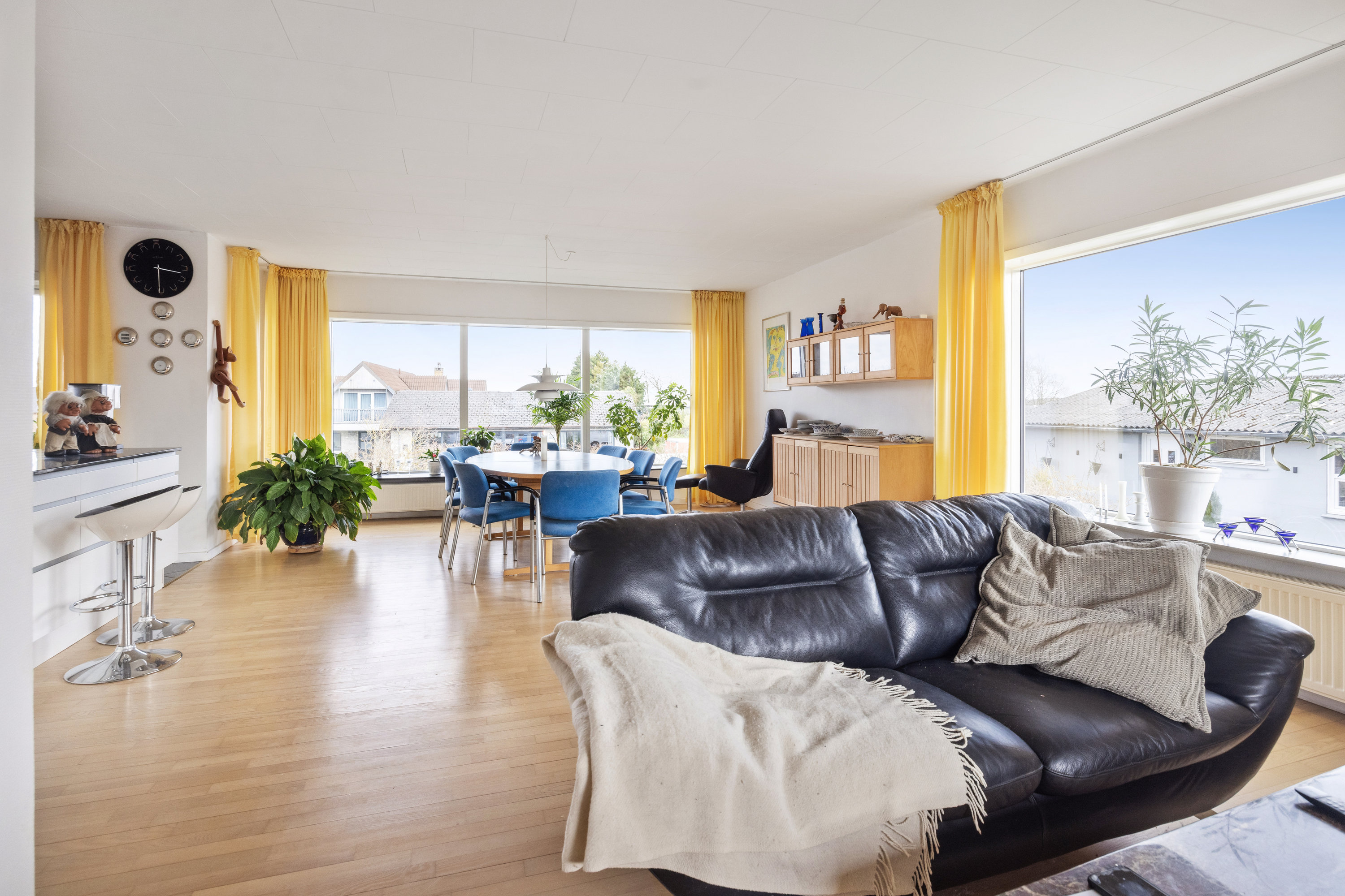 Fremhævet stue billede i fuldskærmstilstand. Billede af Gyvelvej 30, 9400 Nørresundby