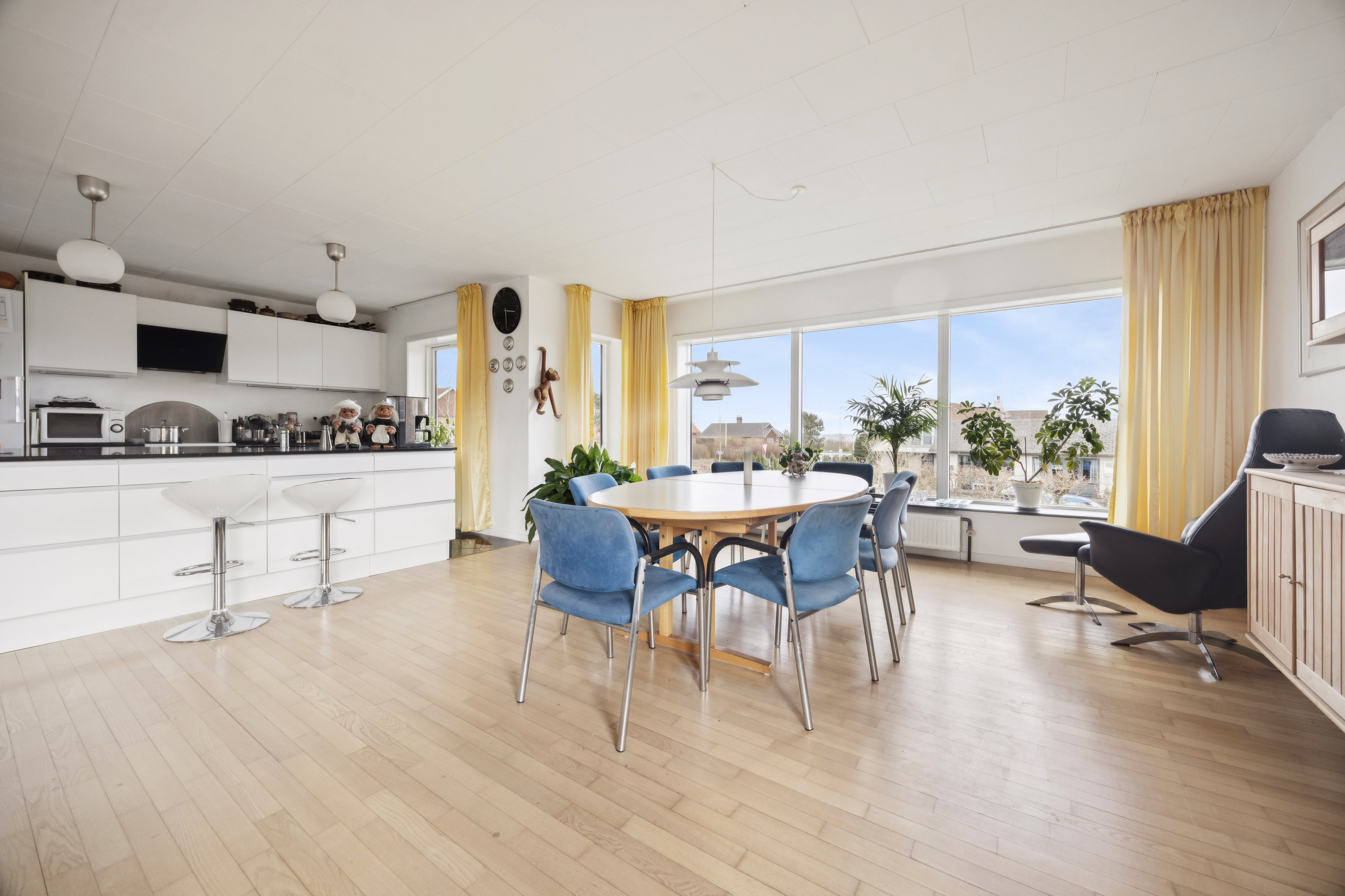 Fremhævet stue billede i fuldskærmstilstand. Billede af Gyvelvej 30, 9400 Nørresundby