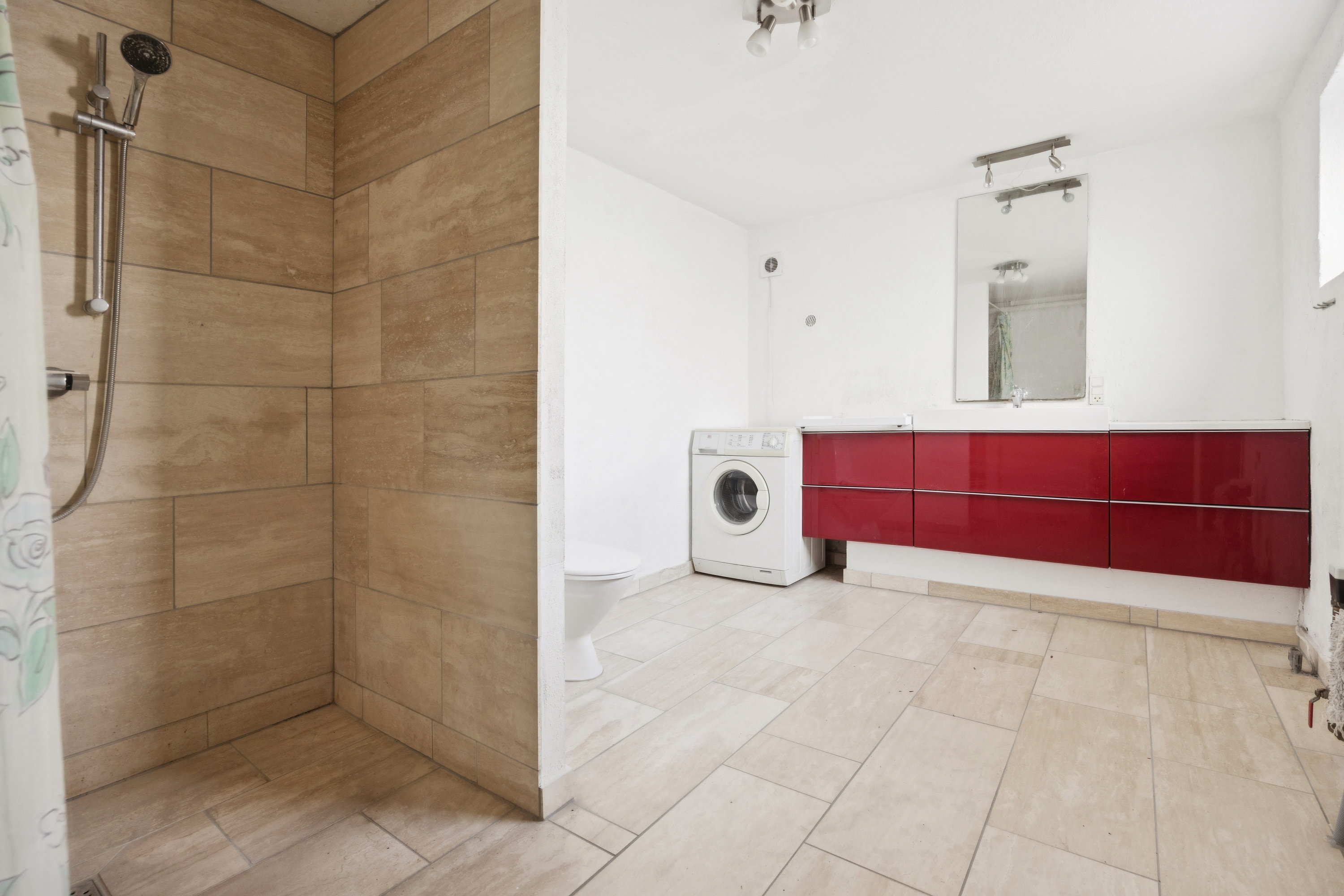 Fremhævet badeværelse billede i fuldskærmstilstand. Billede af Gyvelvej 30, 9400 Nørresundby