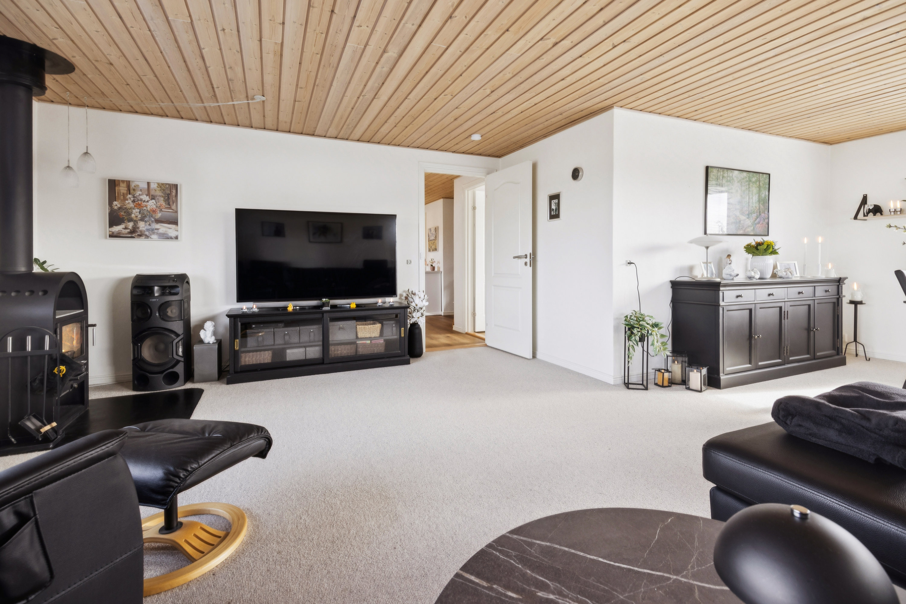 Fremhævet stue billede i fuldskærmstilstand. Billede af Skolegade 9, 9320 Hjallerup