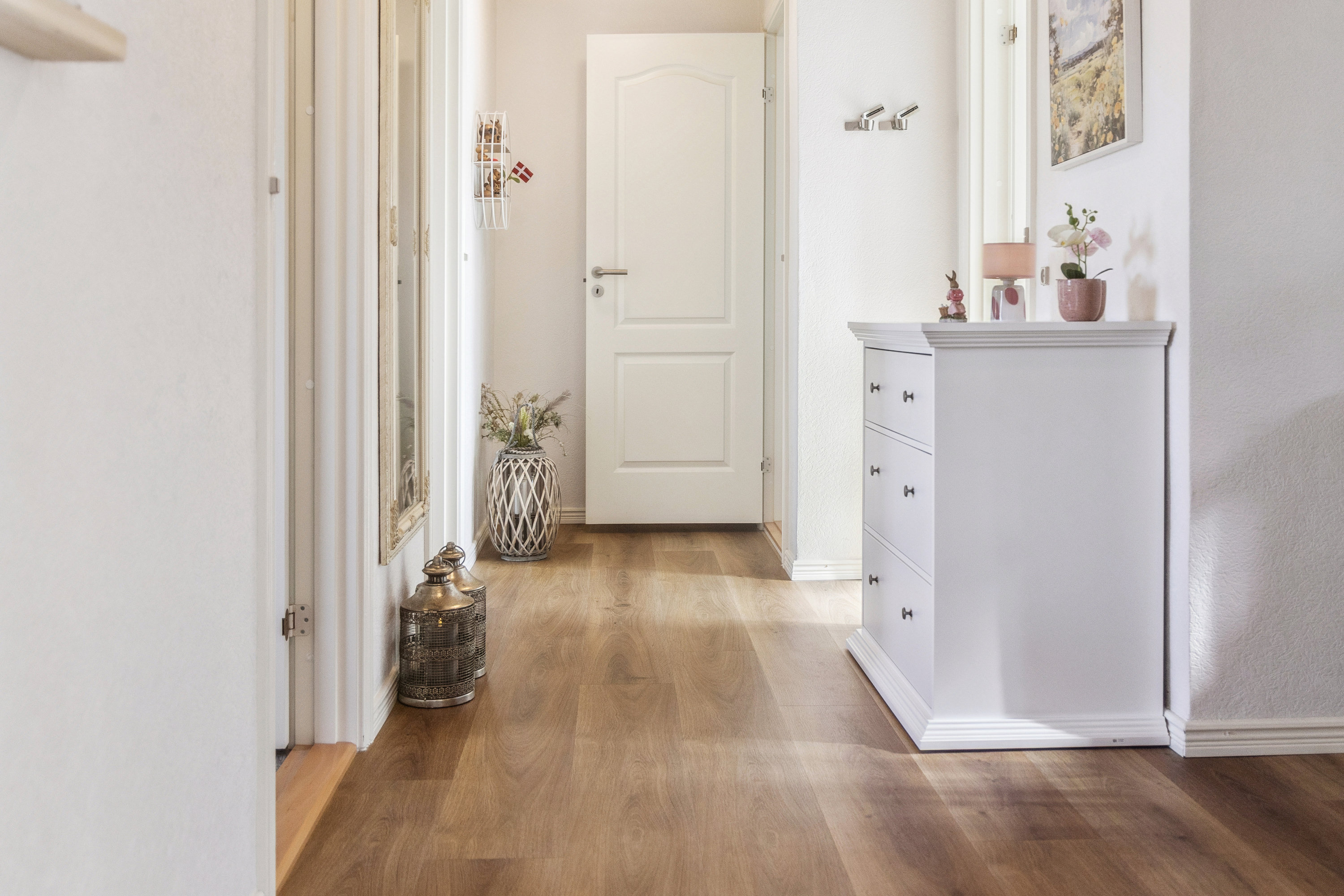 Fremhævet gang billede i fuldskærmstilstand. Billede af Skolegade 9, 9320 Hjallerup