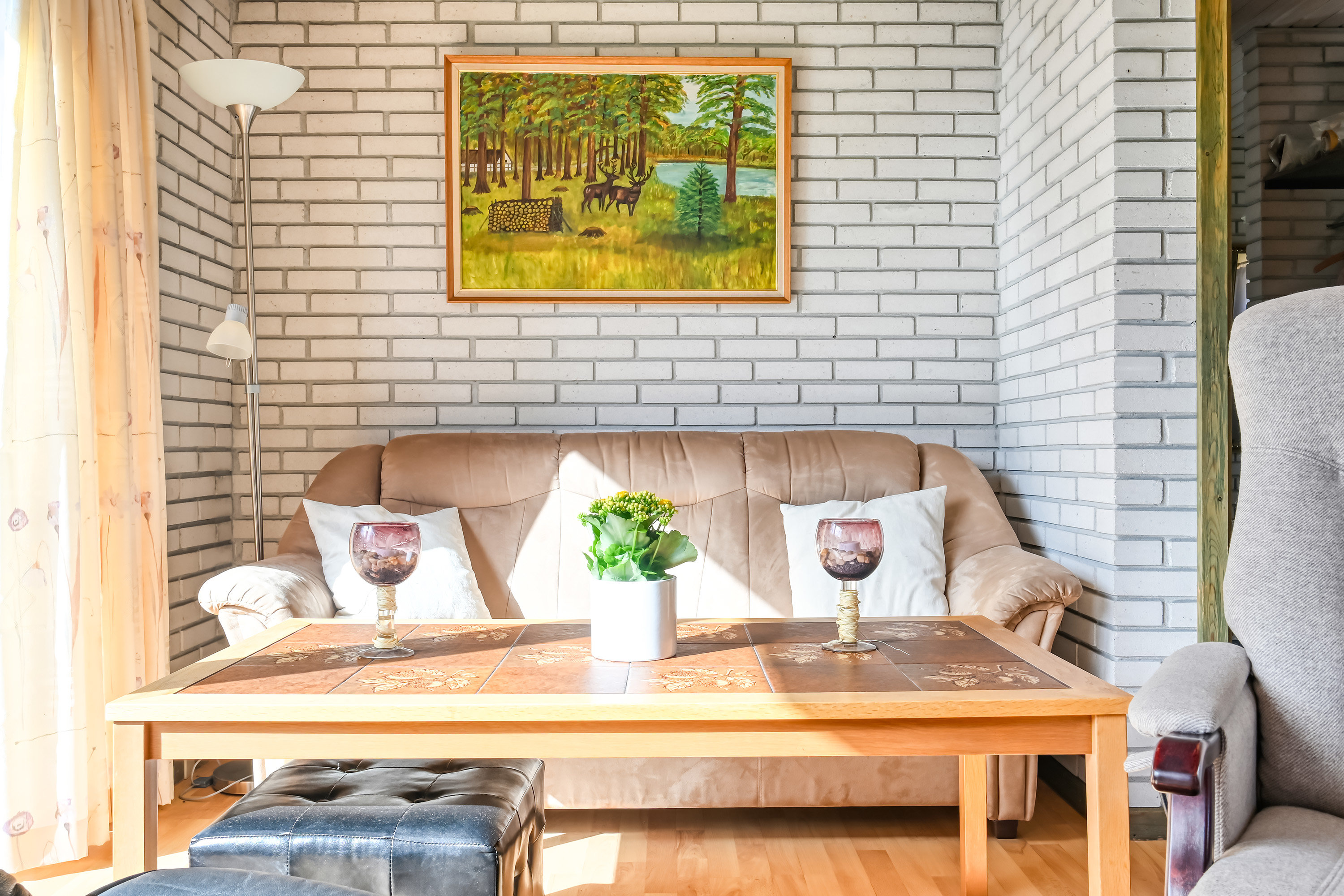 Fremhævet stue billede i fuldskærmstilstand. Billede af Gøgevænget 7, Elkenøre, 4872 Idestrup