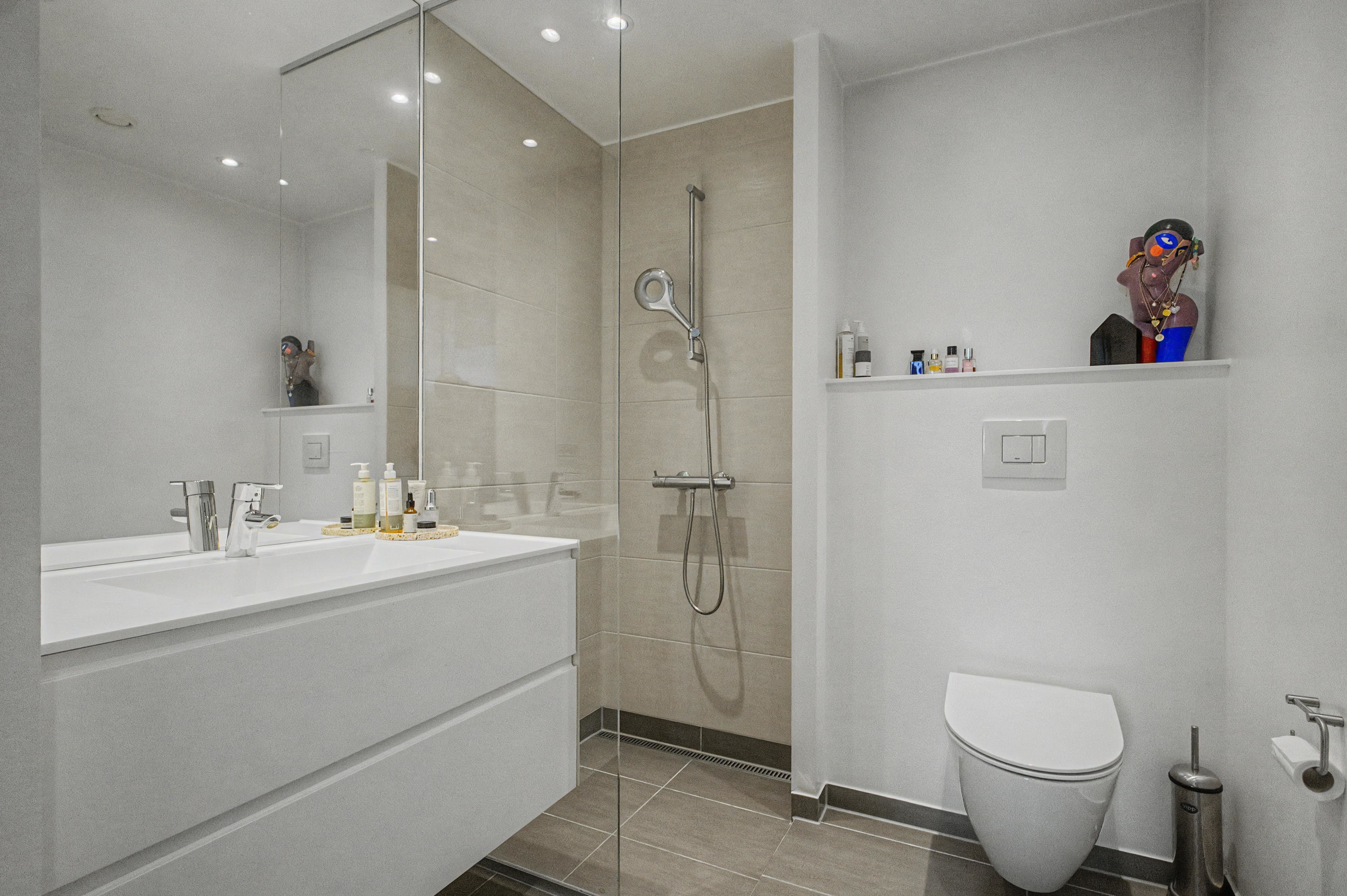 Fremhævet badeværelse billede i fuldskærmstilstand. Billede af Ceres Allé 7, 14. 7., 8000 Aarhus C