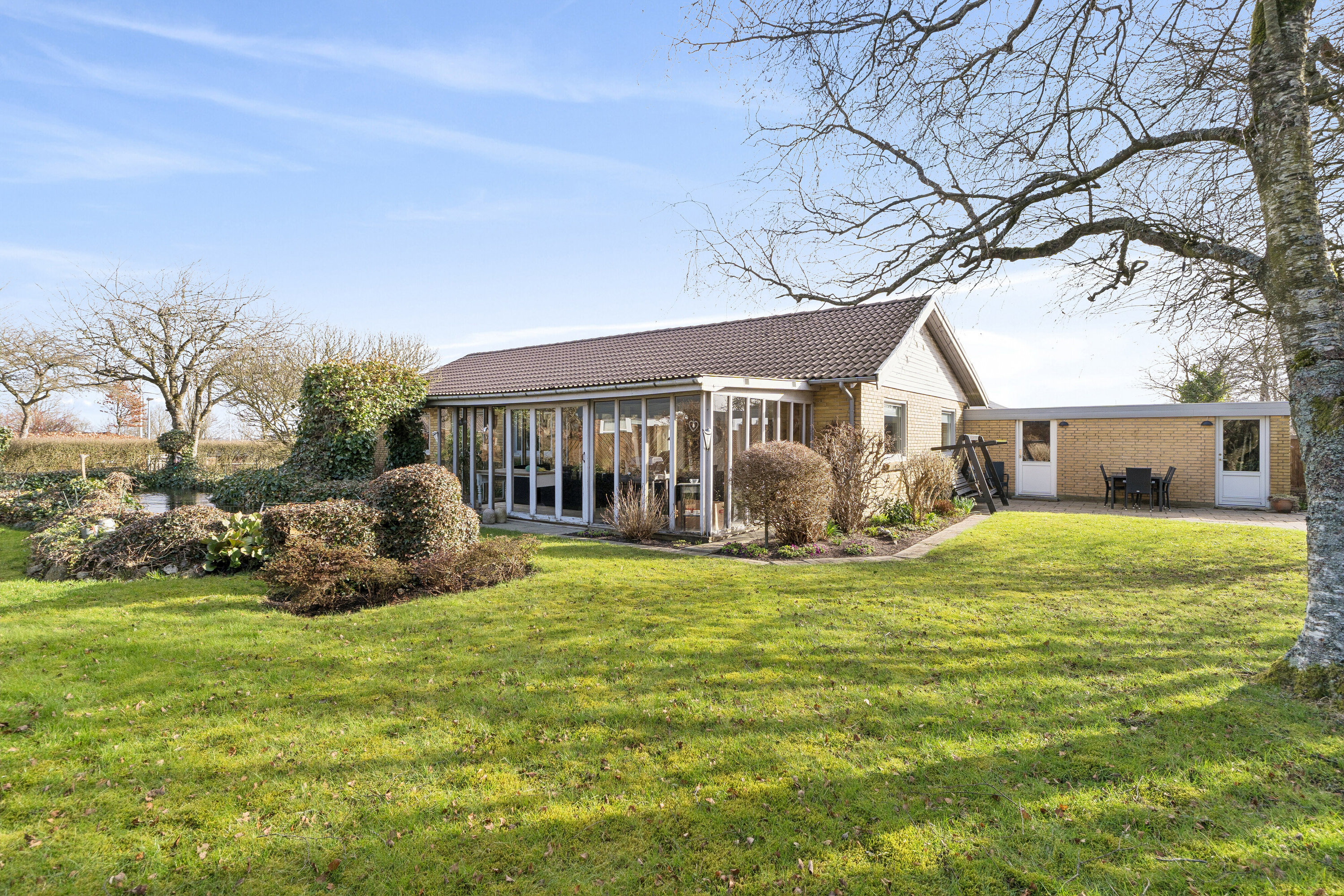 Fremhævet set fra haven billede i fuldskærmstilstand. Billede af Sven Dalsgaards Vej 4, 7430 Ikast