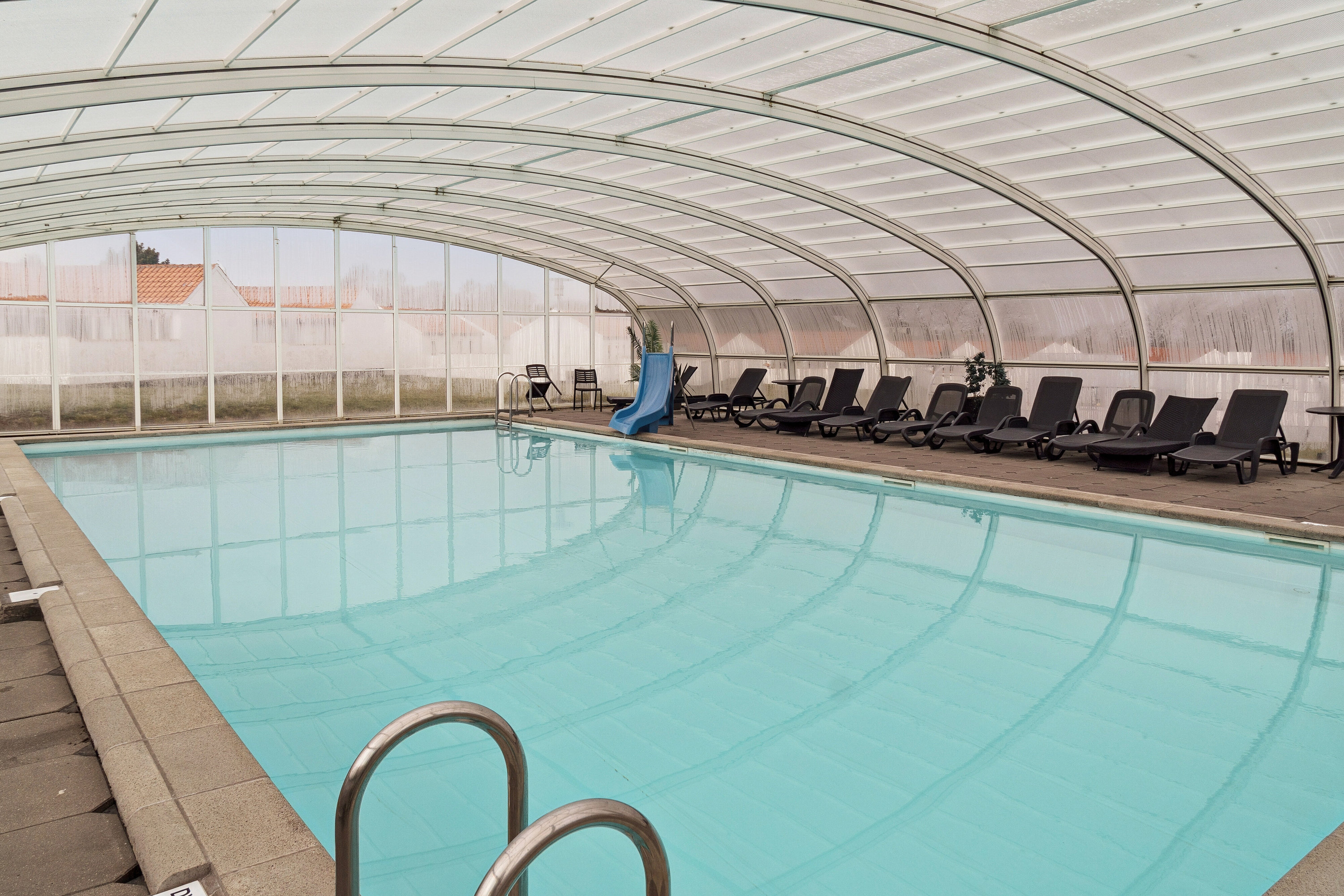 Fremhævet poolrum billede i fuldskærmstilstand. Billede af Genvej 4, 80., Allinge, 3770 Allinge