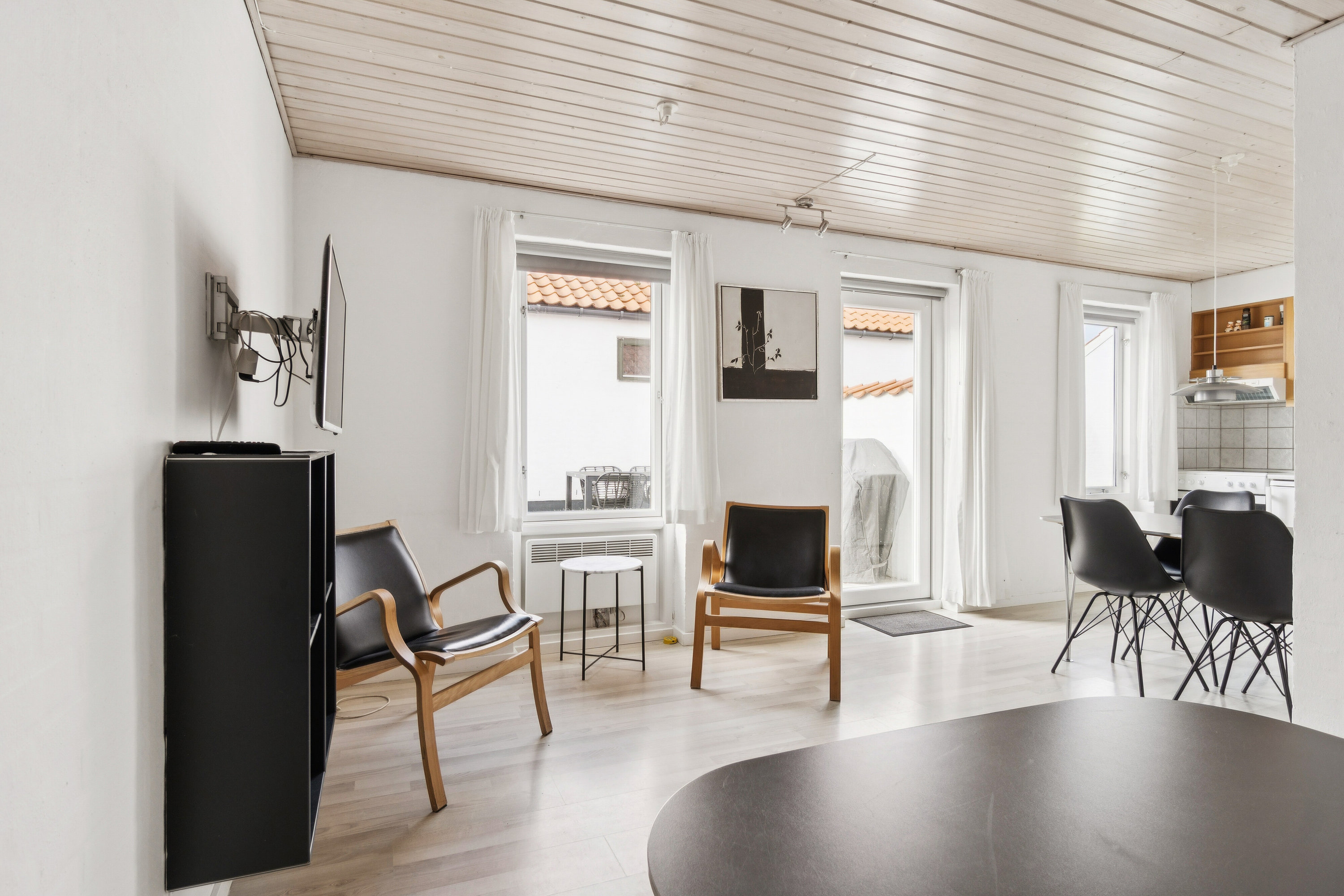 Fremhævet stue billede i fuldskærmstilstand. Billede af Genvej 4, 80., Allinge, 3770 Allinge