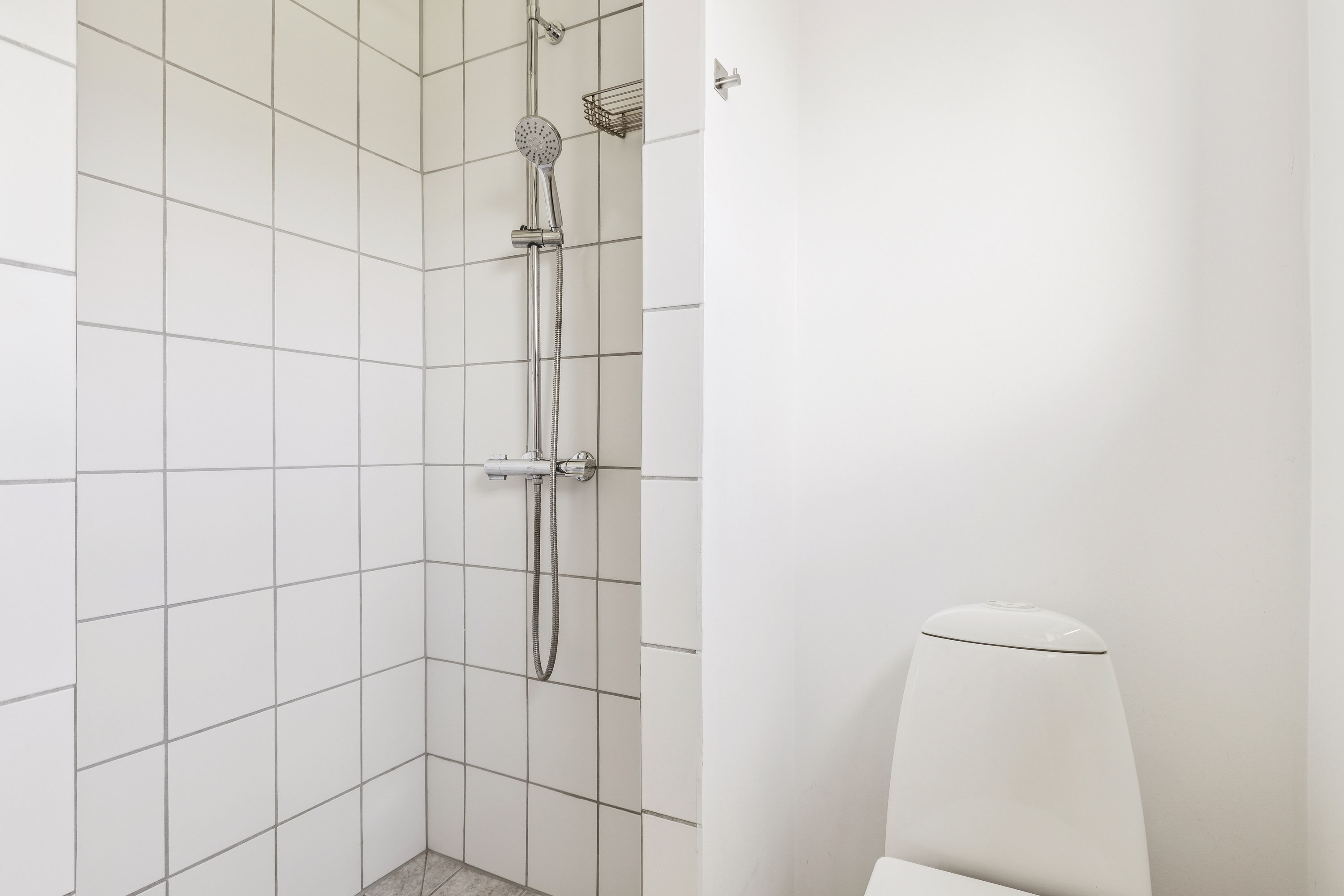 Fremhævet badeværelse billede i fuldskærmstilstand. Billede af Kildevangen 12, 4571 Grevinge