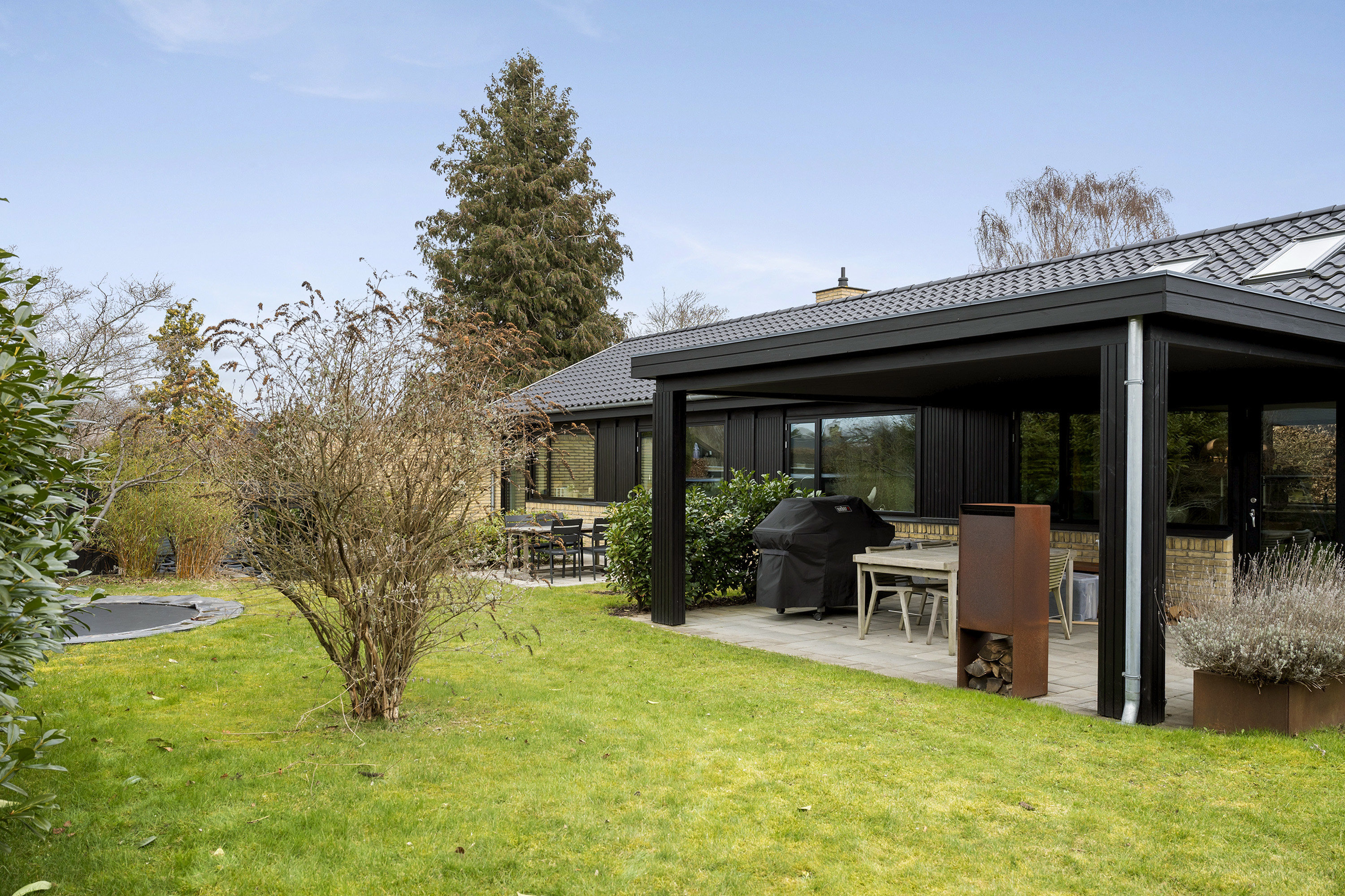 Fremhævet område billede i fuldskærmstilstand. Billede af Ellehegnet 16, Trørød, 2950 Vedbæk