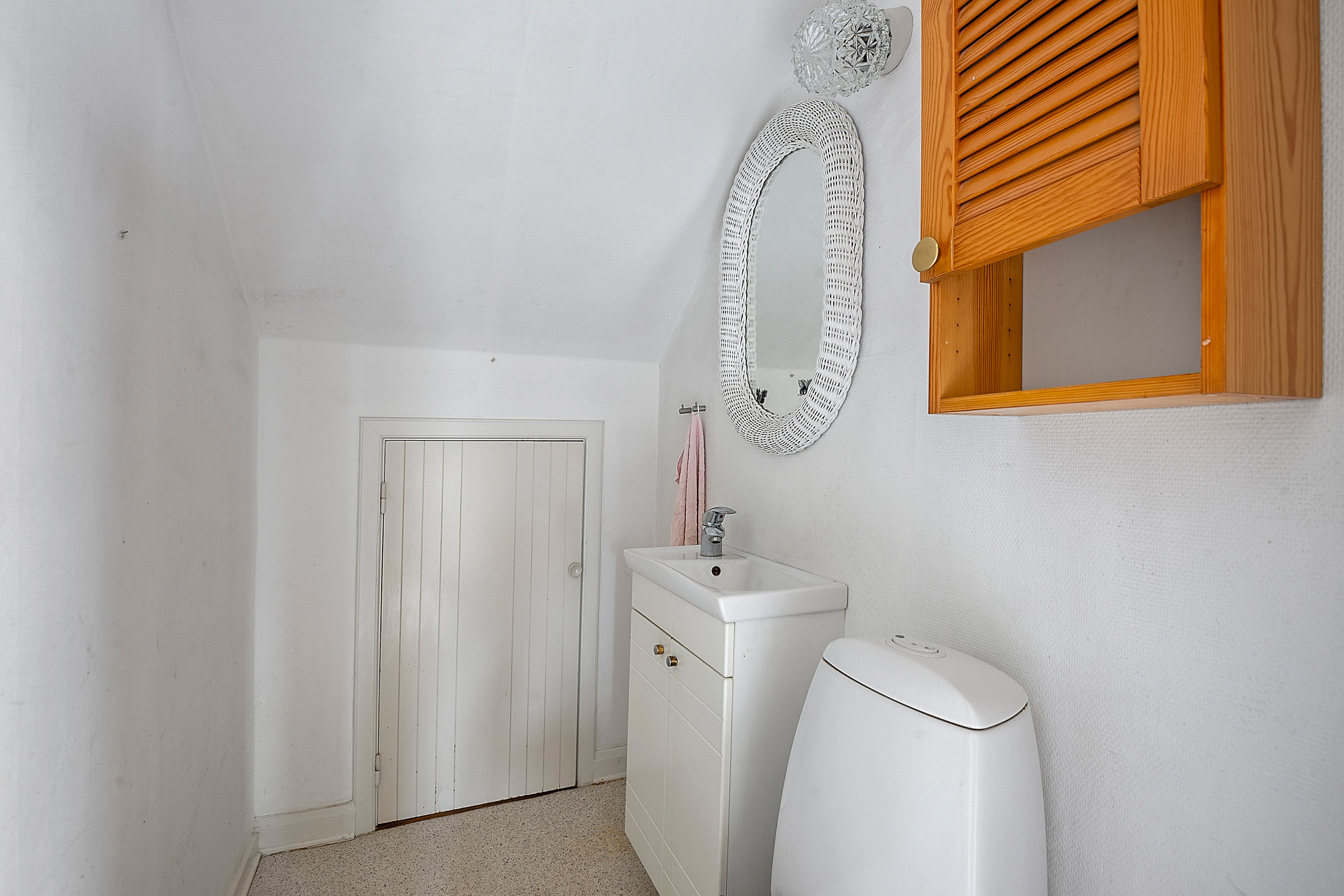 Fremhævet toilet billede i fuldskærmstilstand. Billede af Gormsgade 105, 6700 Esbjerg