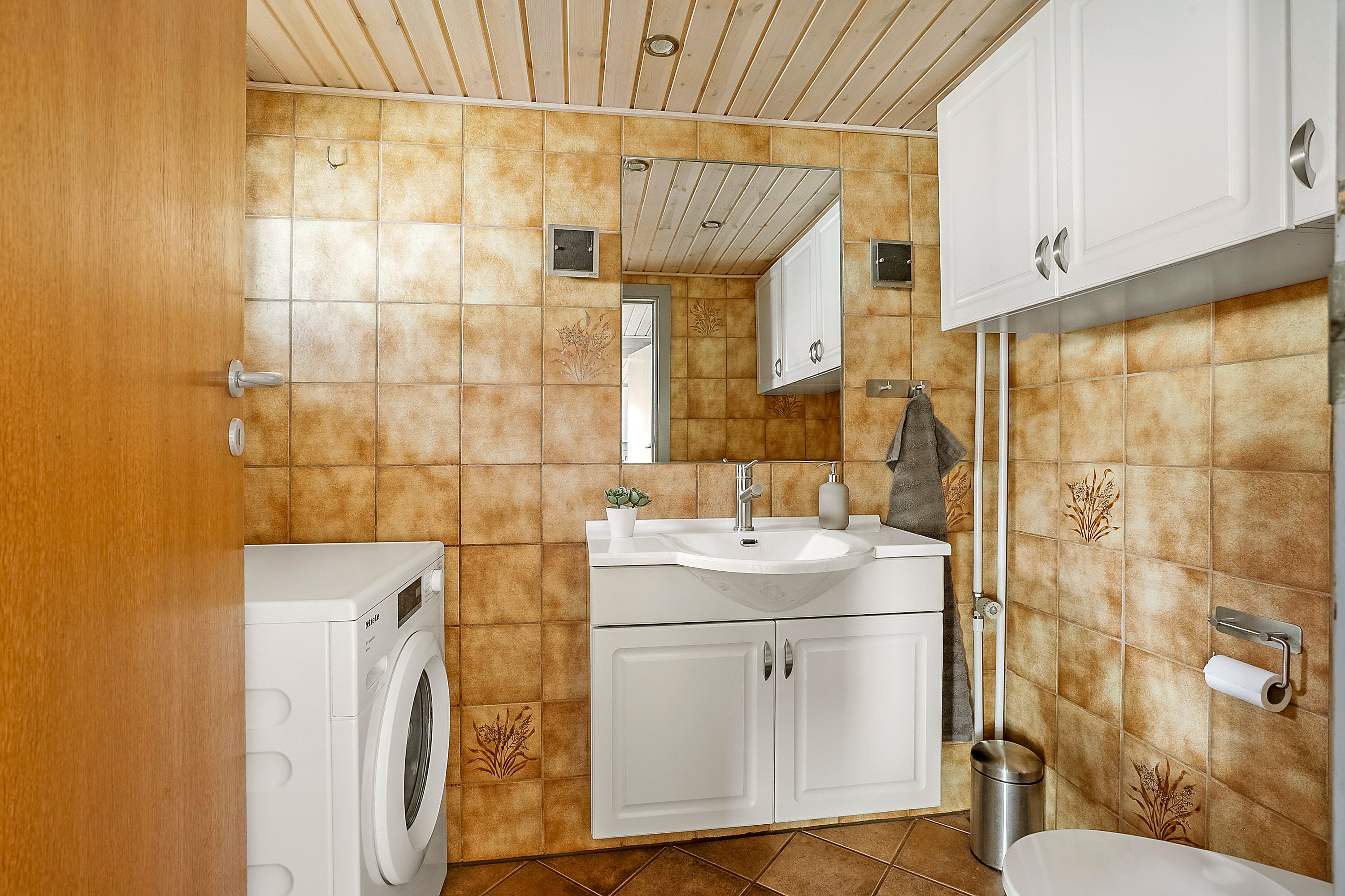 Fremhævet badeværelse billede i fuldskærmstilstand. Billede af Stenderupvej 169, 6092 Sønder Stenderup