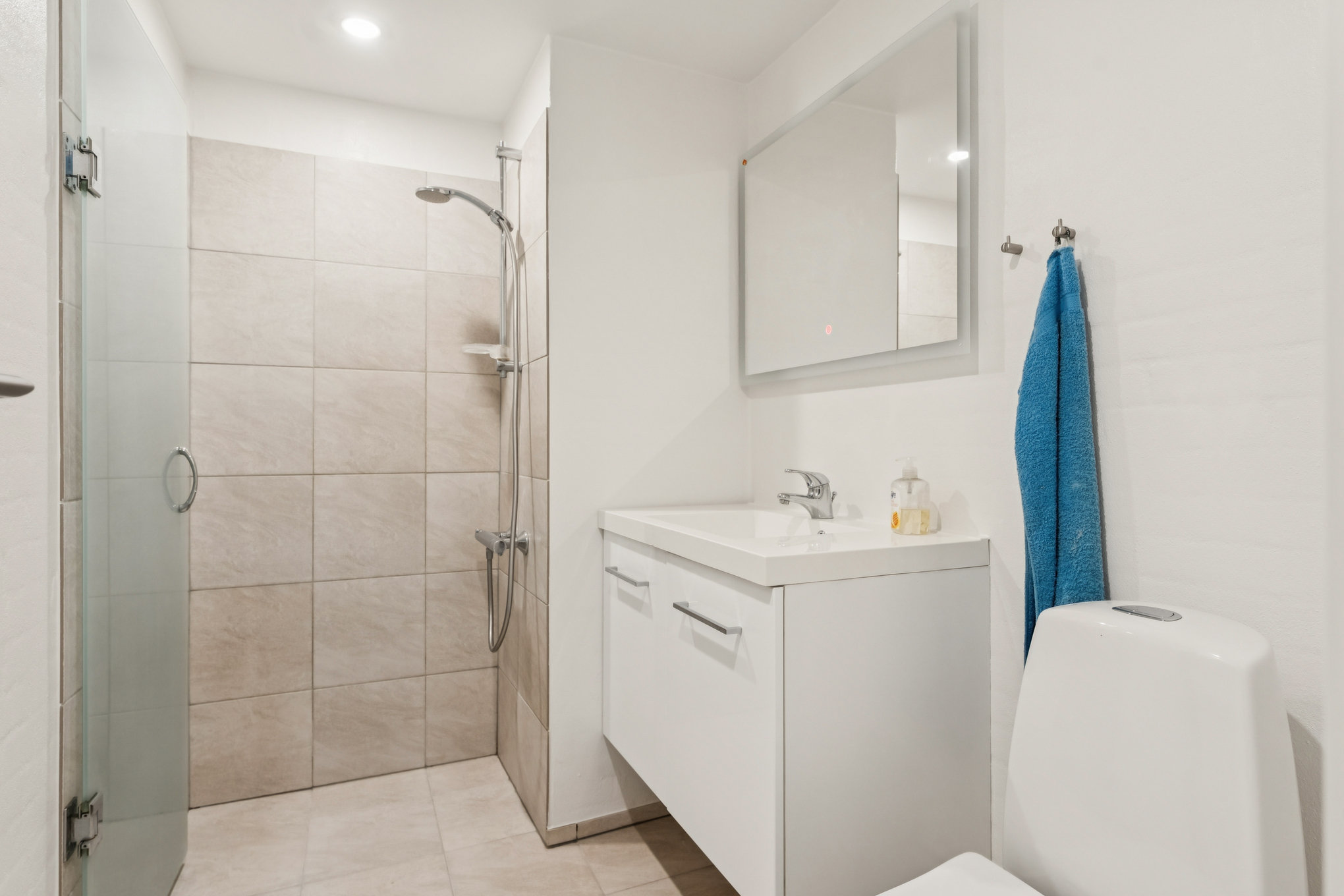 Fremhævet badeværelse billede i fuldskærmstilstand. Billede af Mølletoften 16, st.. mf., 8940 Randers SV