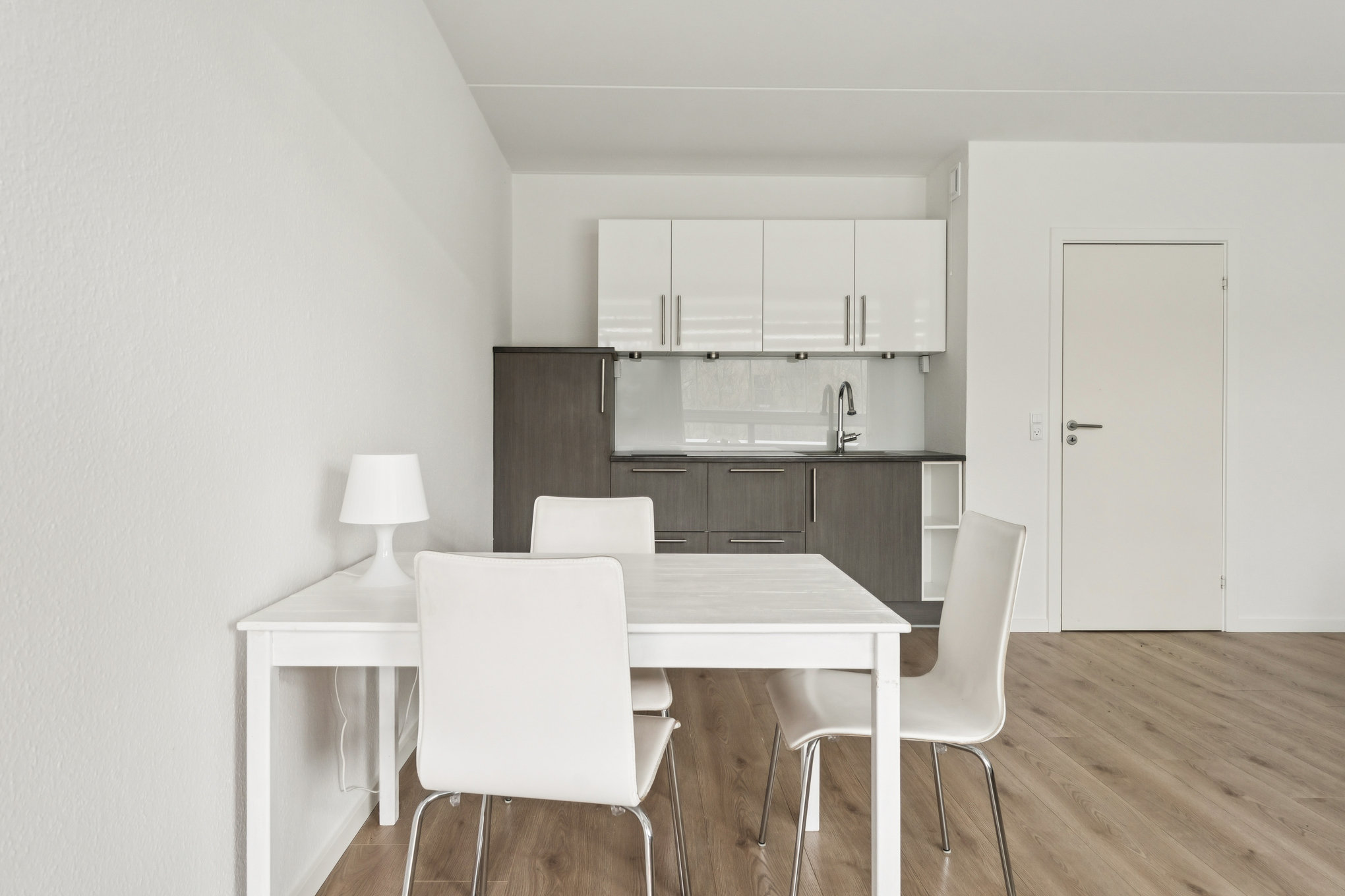 Fremhævet stue billede i fuldskærmstilstand. Billede af Mølletoften 16, st.. mf., 8940 Randers SV