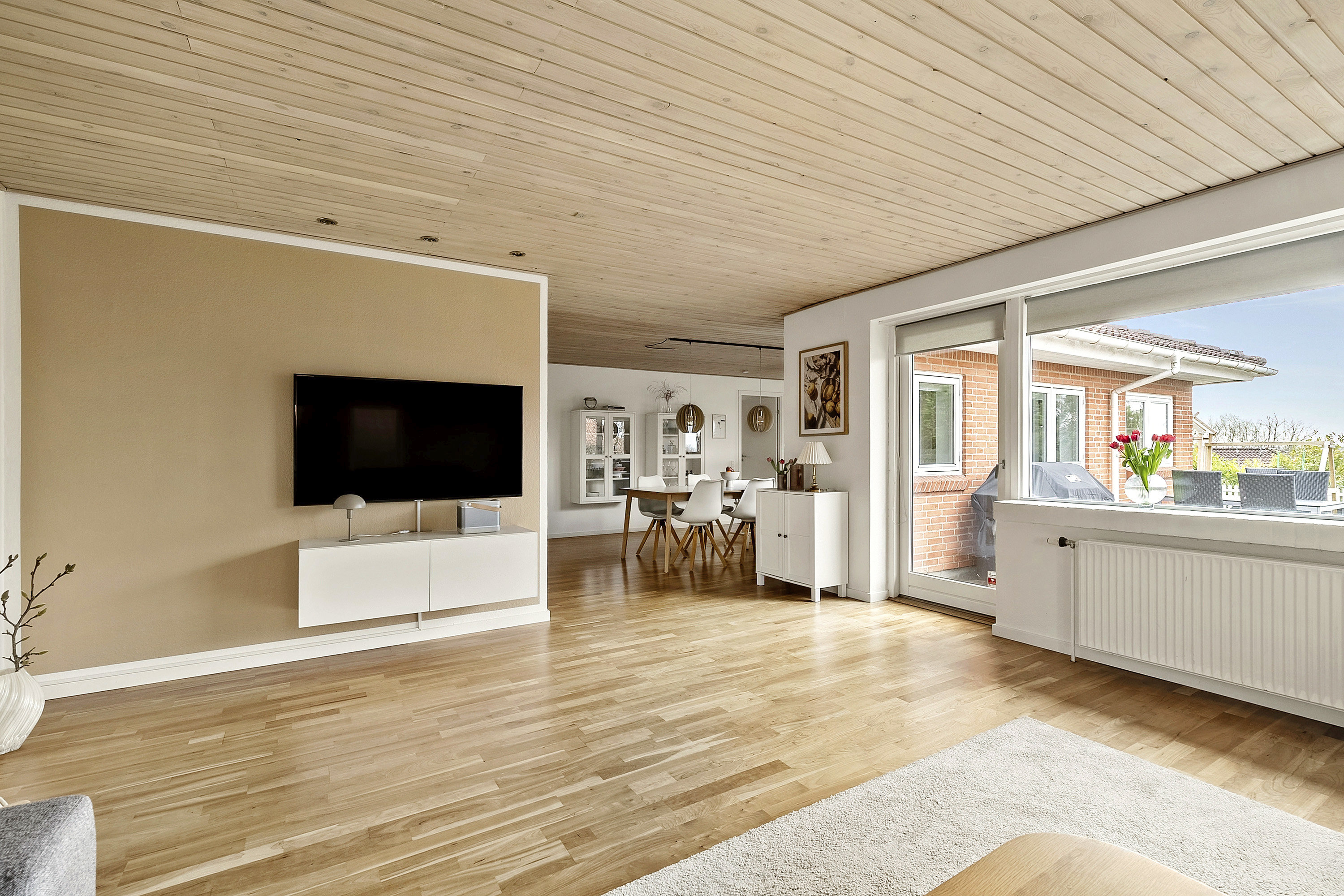 Fremhævet stue billede i fuldskærmstilstand. Billede af Bavnegårdsvej 26, Kolt, 8361 Hasselager