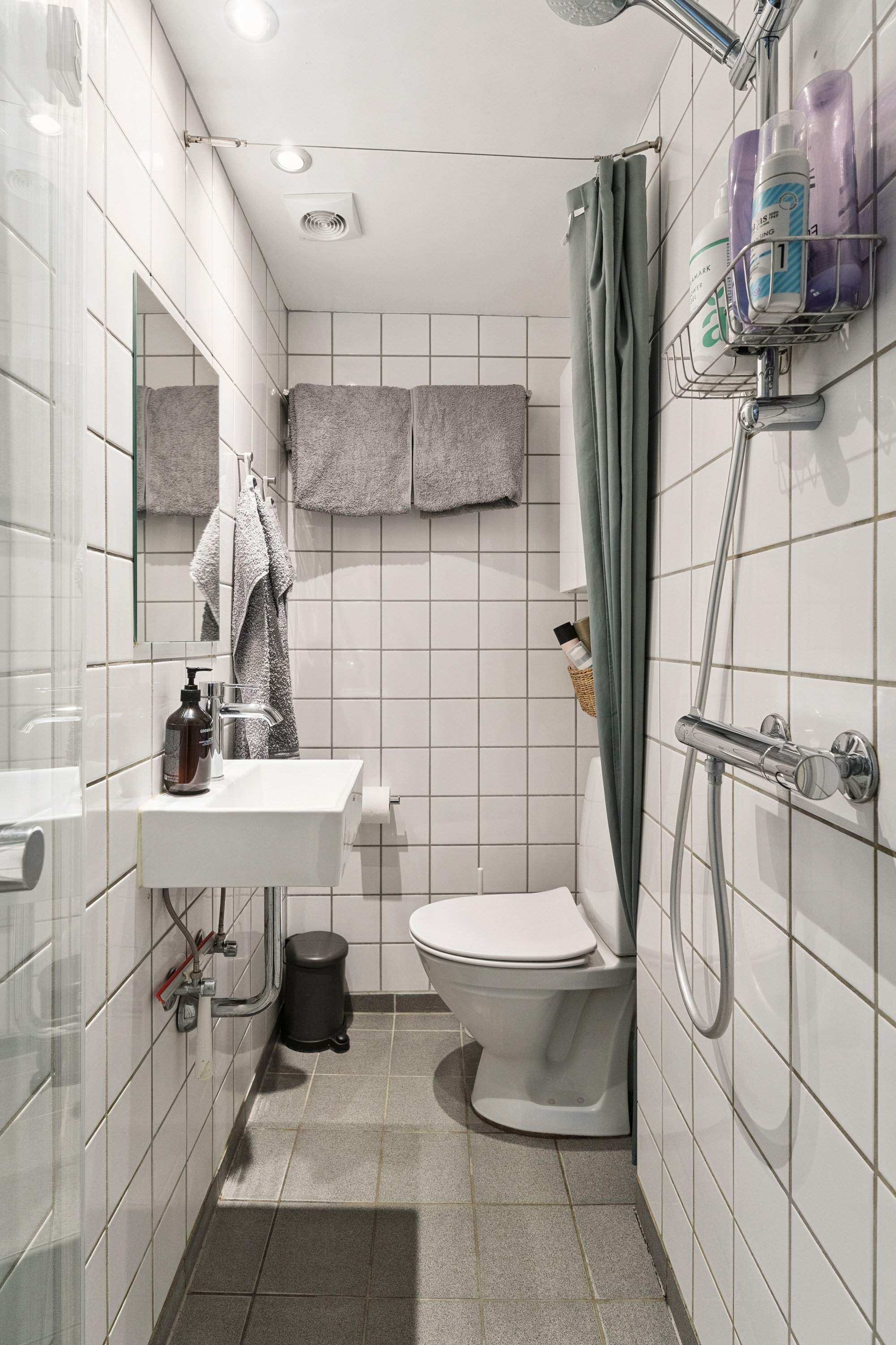 Fremhævet badeværelse billede i fuldskærmstilstand. Billede af Fiskedamsgade 20, 1. tv., 2100 København Ø