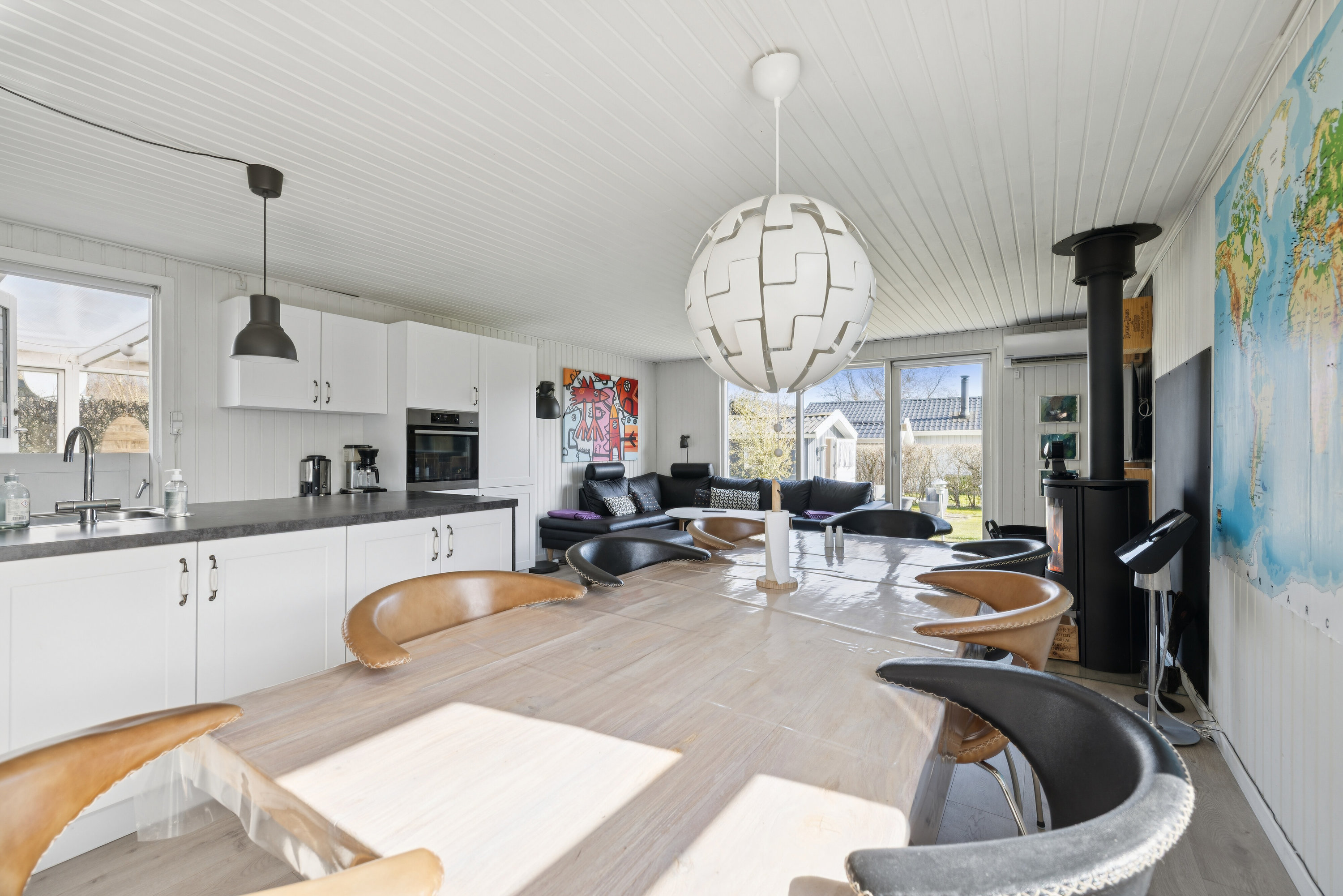 Fremhævet spisestue billede i fuldskærmstilstand. Billede af Hybenvænget 5, Spodsbj Drej, 5900 Rudkøbing