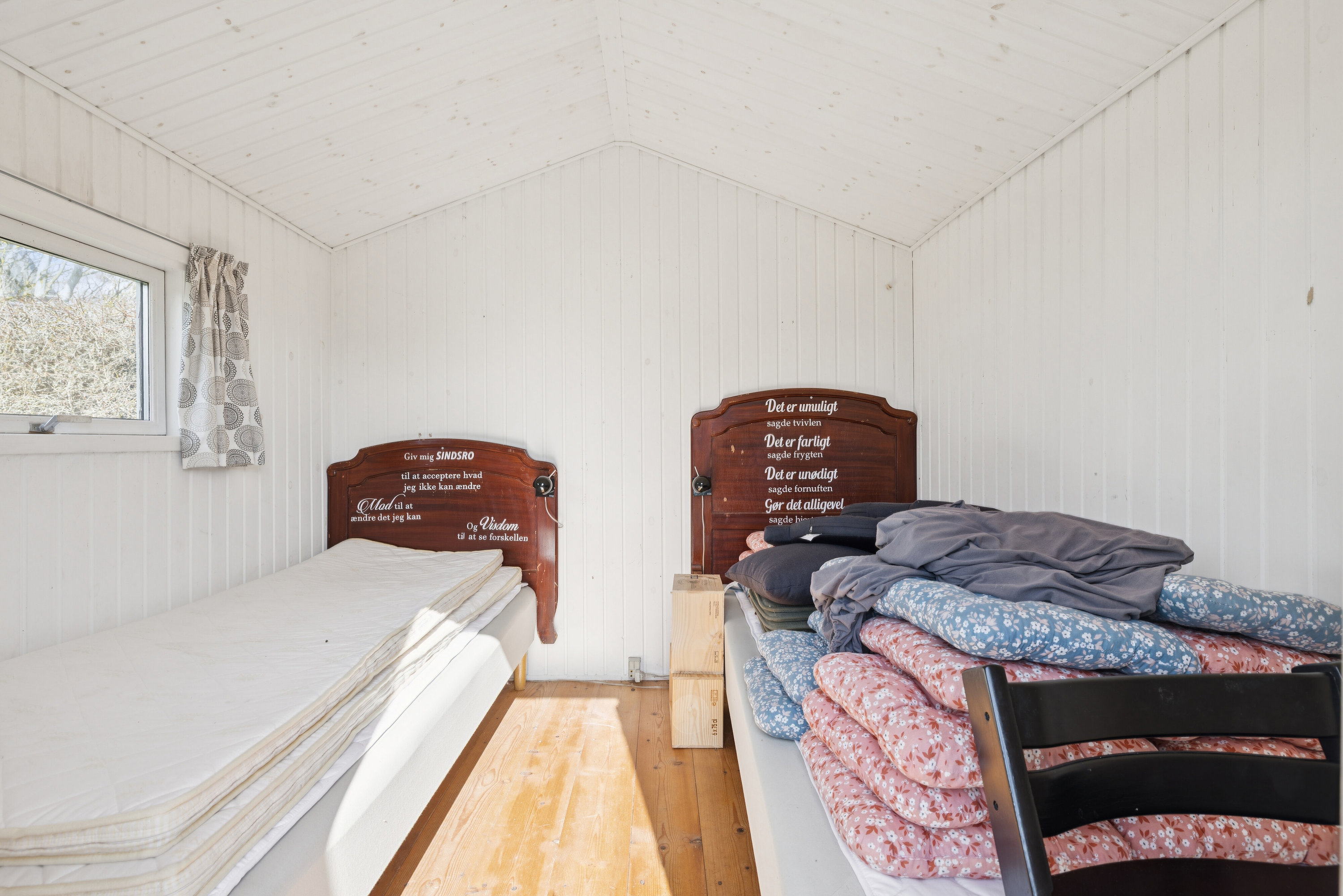 Fremhævet soveværelse billede i fuldskærmstilstand. Billede af Hybenvænget 5, Spodsbj Drej, 5900 Rudkøbing