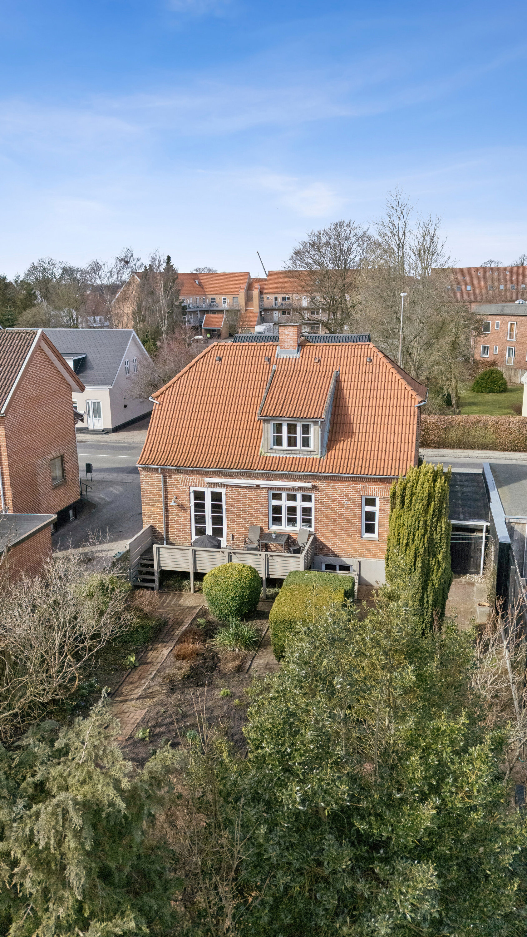 Fremhævet set fra haven billede i fuldskærmstilstand. Billede af Østergade 9, 7200 Grindsted