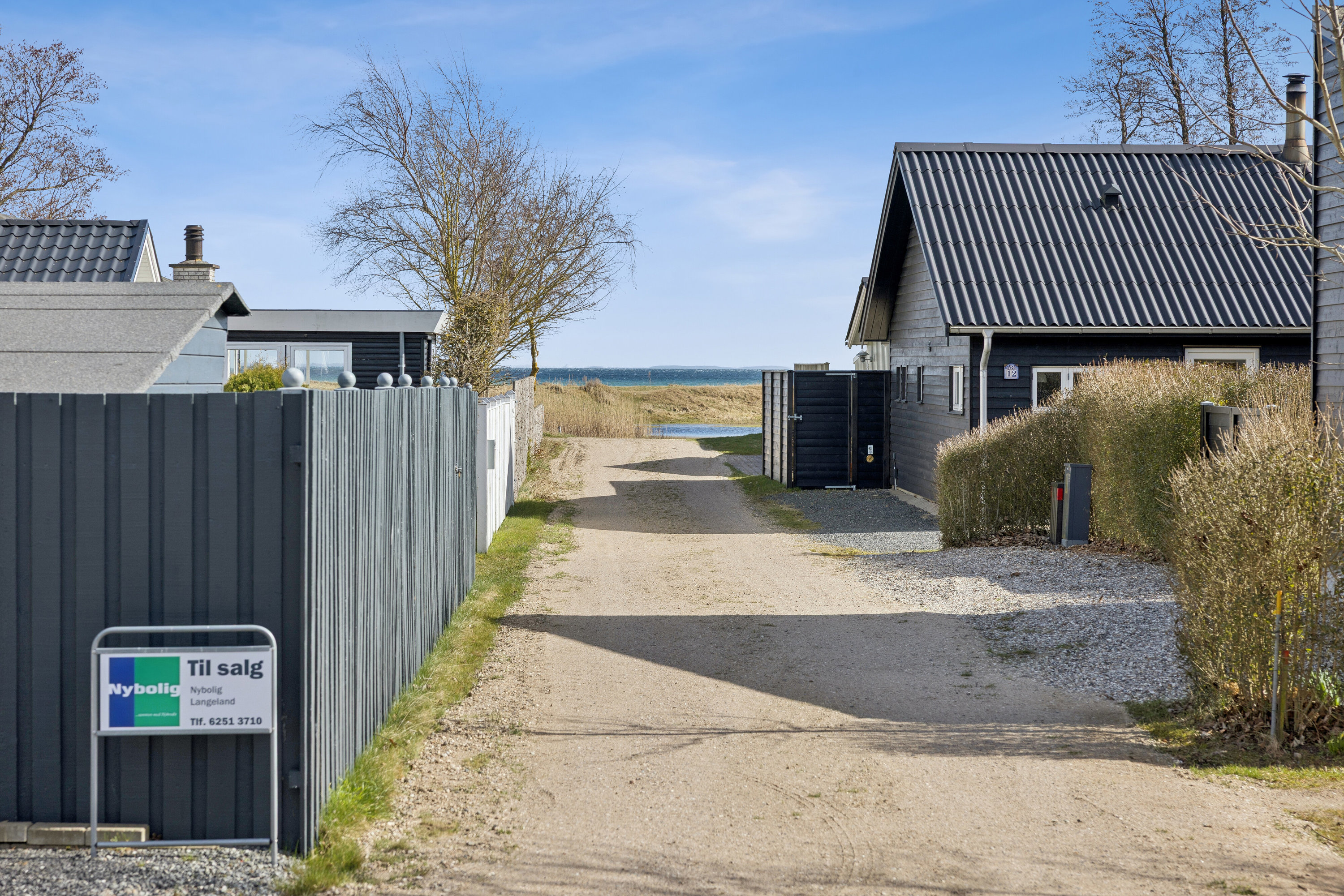 Fremhævet udendørs billede i fuldskærmstilstand. Billede af Hybenvænget 5, Spodsbj Drej, 5900 Rudkøbing