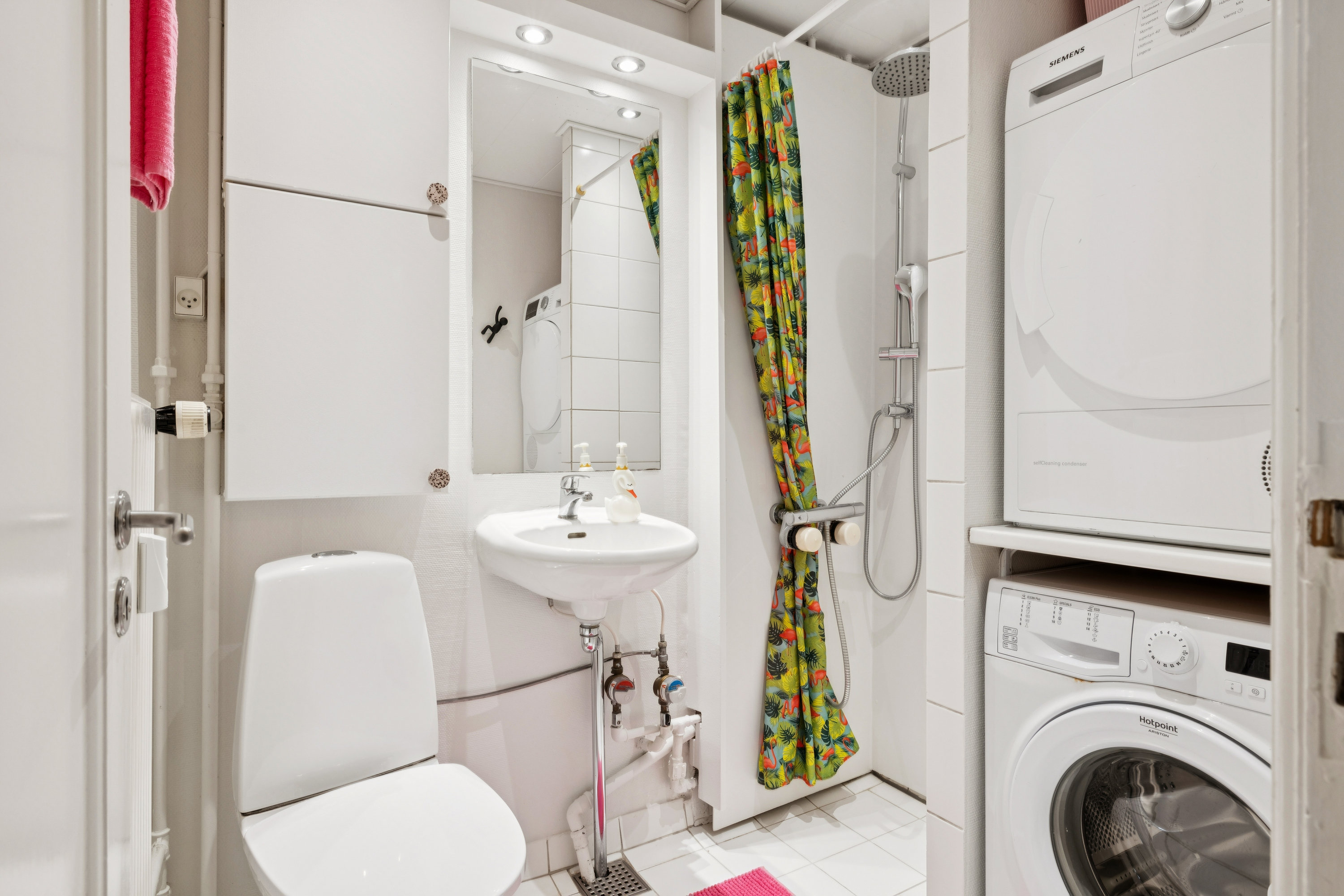 Fremhævet badeværelse billede i fuldskærmstilstand. Billede af Rams Tværvej 1, 2. th., 8800 Viborg