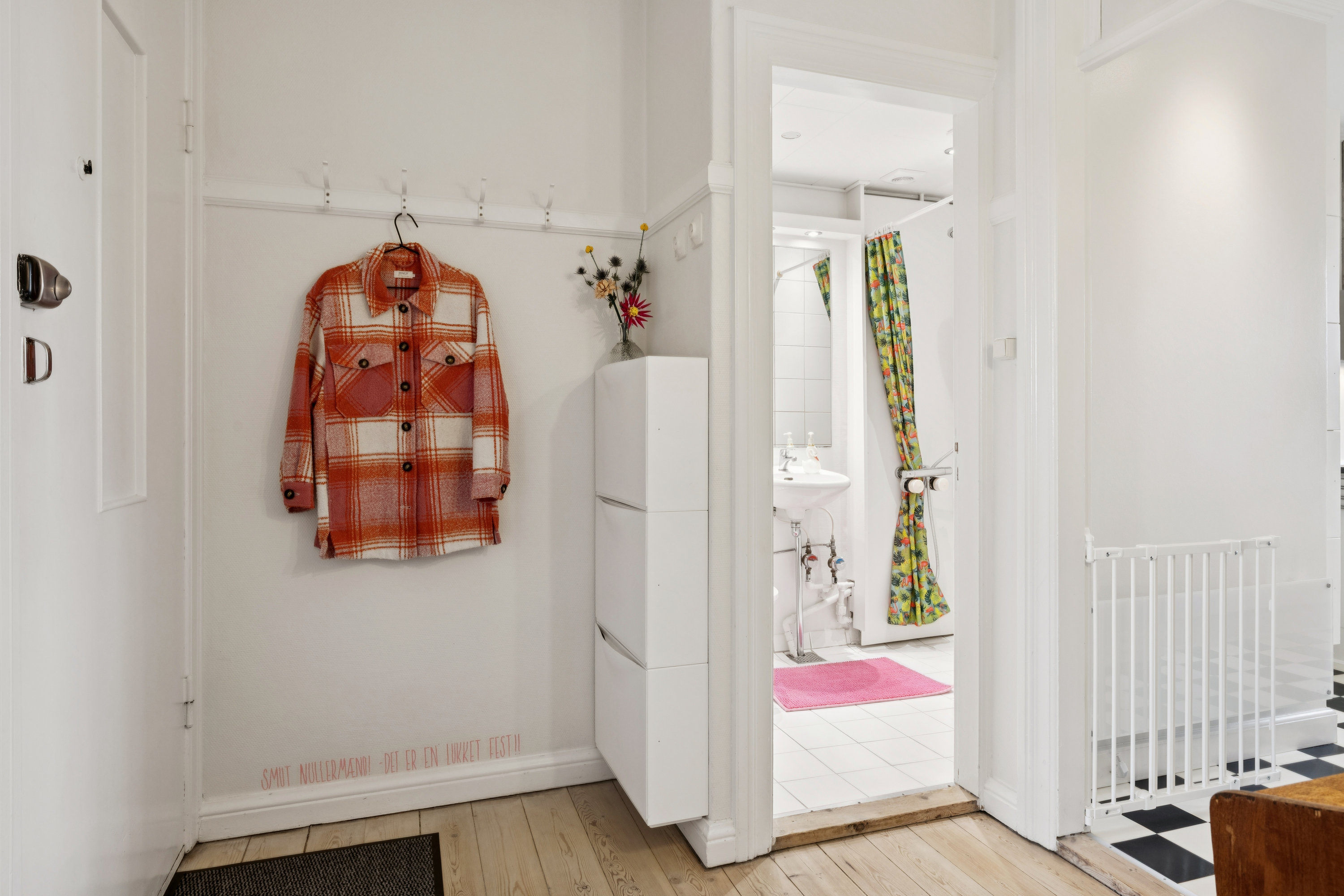 Fremhævet badeværelse billede i fuldskærmstilstand. Billede af Rams Tværvej 1, 2. th., 8800 Viborg