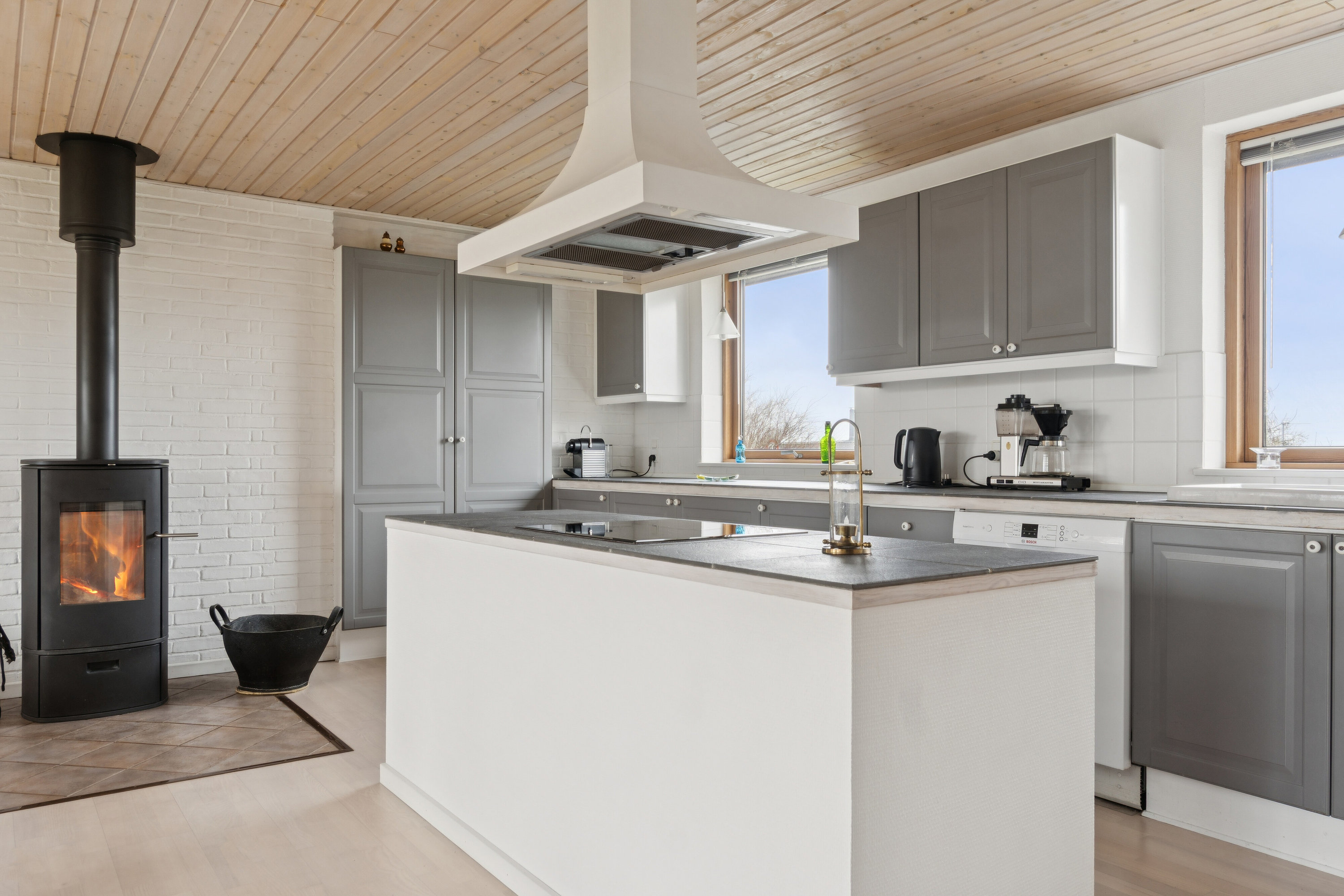 Fremhævet køkken billede i fuldskærmstilstand. Billede af Bygaden 13, Svogerslev, 4000 Roskilde