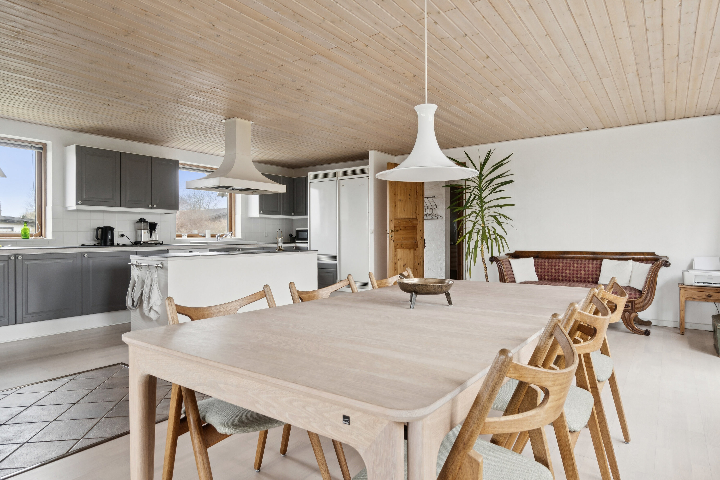 Fremhævet spisestue billede i fuldskærmstilstand. Billede af Bygaden 13, Svogerslev, 4000 Roskilde