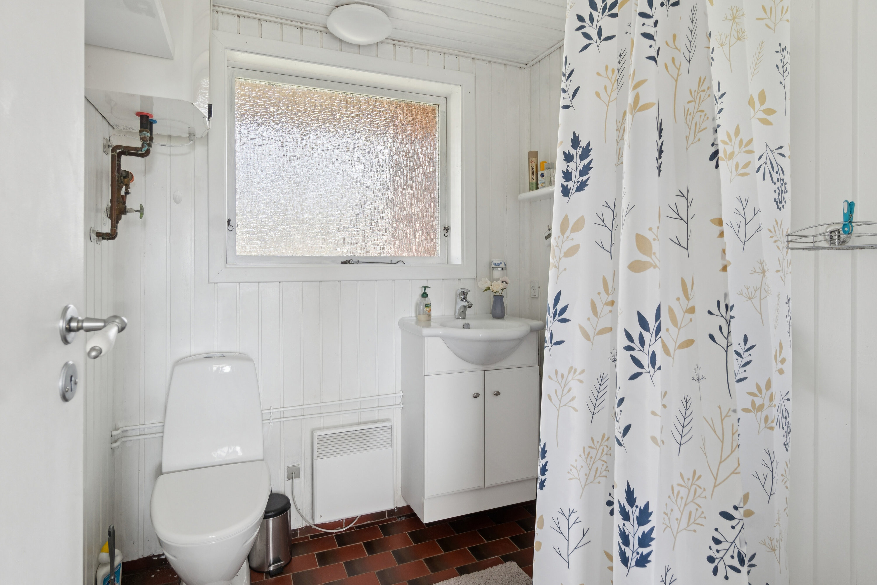 Fremhævet badeværelse billede i fuldskærmstilstand. Billede af Tjørnehaven 4, Lammefjorden, 4571 Grevinge