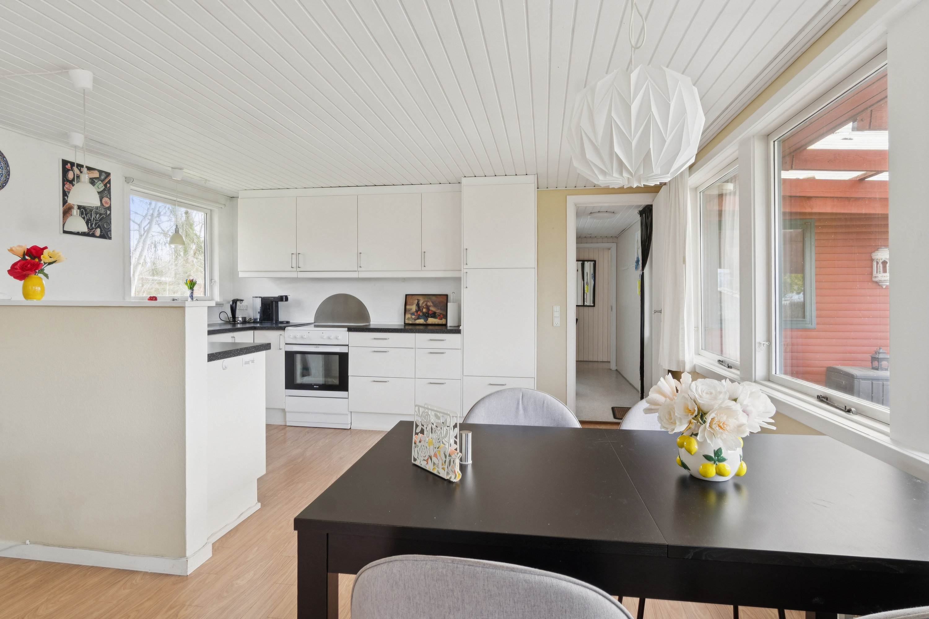 Fremhævet spisestue billede i fuldskærmstilstand. Billede af Tjørnehaven 4, Lammefjorden, 4571 Grevinge