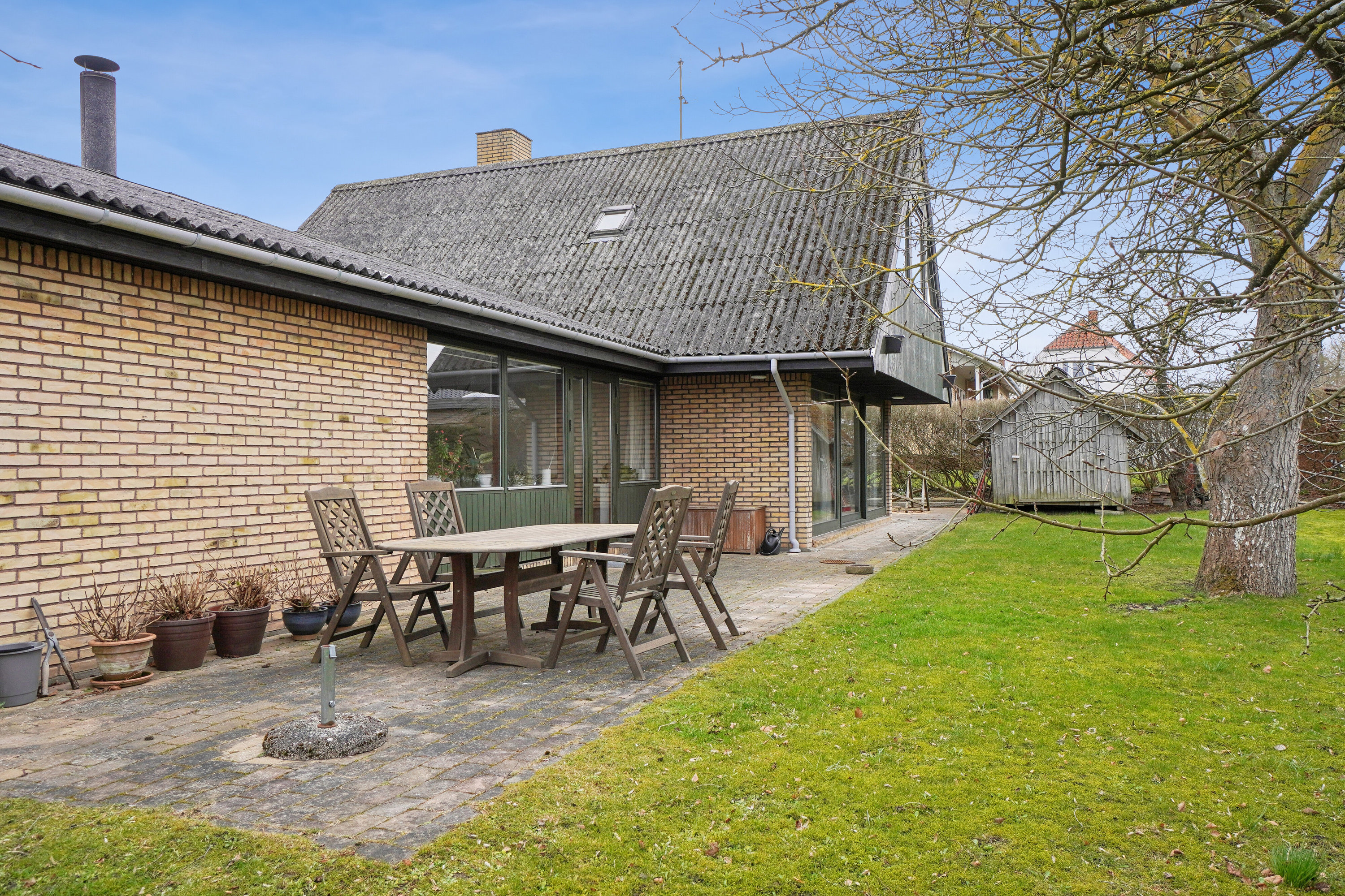 Fremhævet terrasse billede i fuldskærmstilstand. Billede af Bygaden 13, Svogerslev, 4000 Roskilde