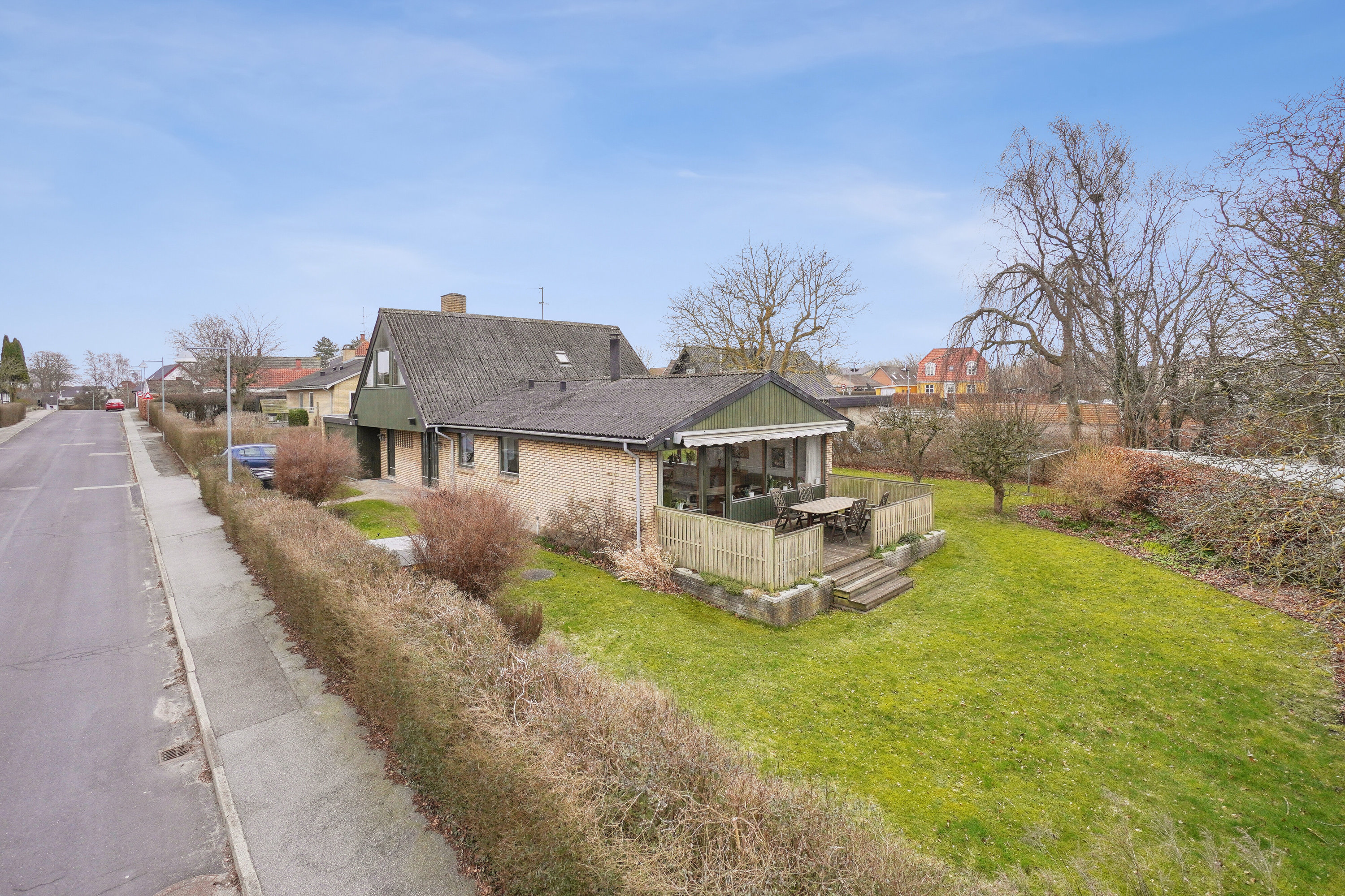 Fremhævet set fra vejen billede i fuldskærmstilstand. Billede af Bygaden 13, Svogerslev, 4000 Roskilde