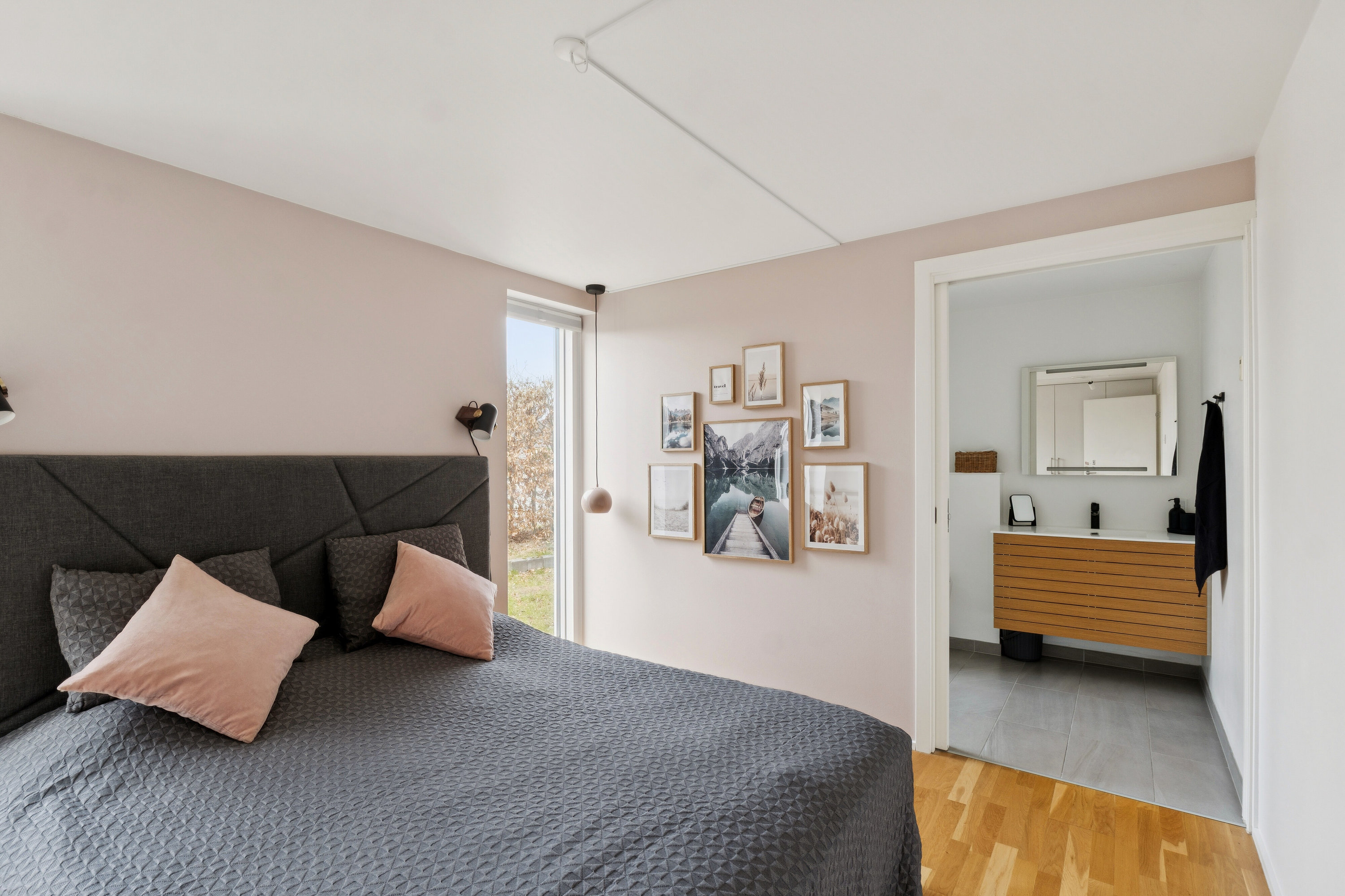 Fremhævet soveværelse billede i fuldskærmstilstand. Billede af Marken 5, Himmelev, 4000 Roskilde