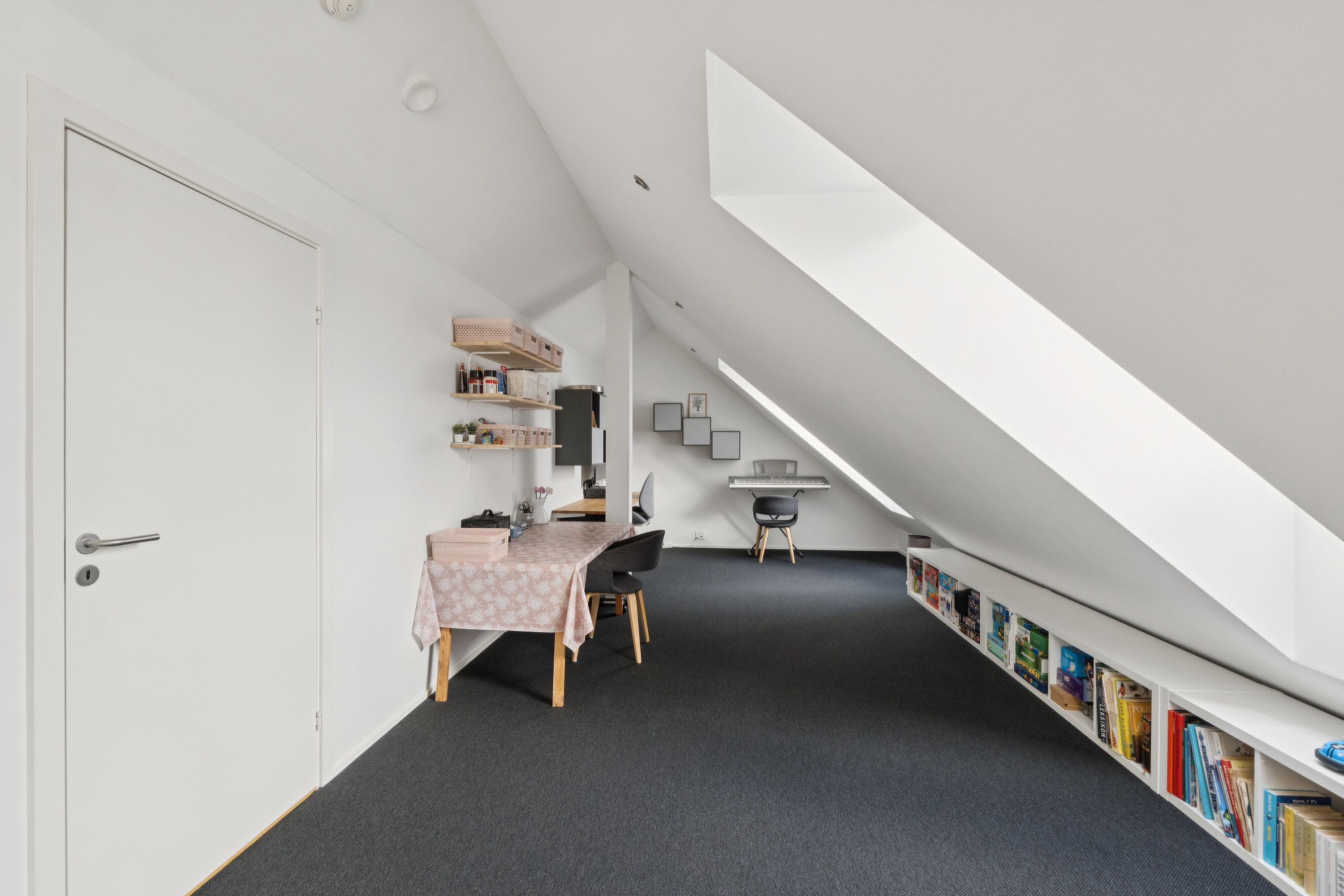 Fremhævet værelse billede i fuldskærmstilstand. Billede af Marken 5, Himmelev, 4000 Roskilde